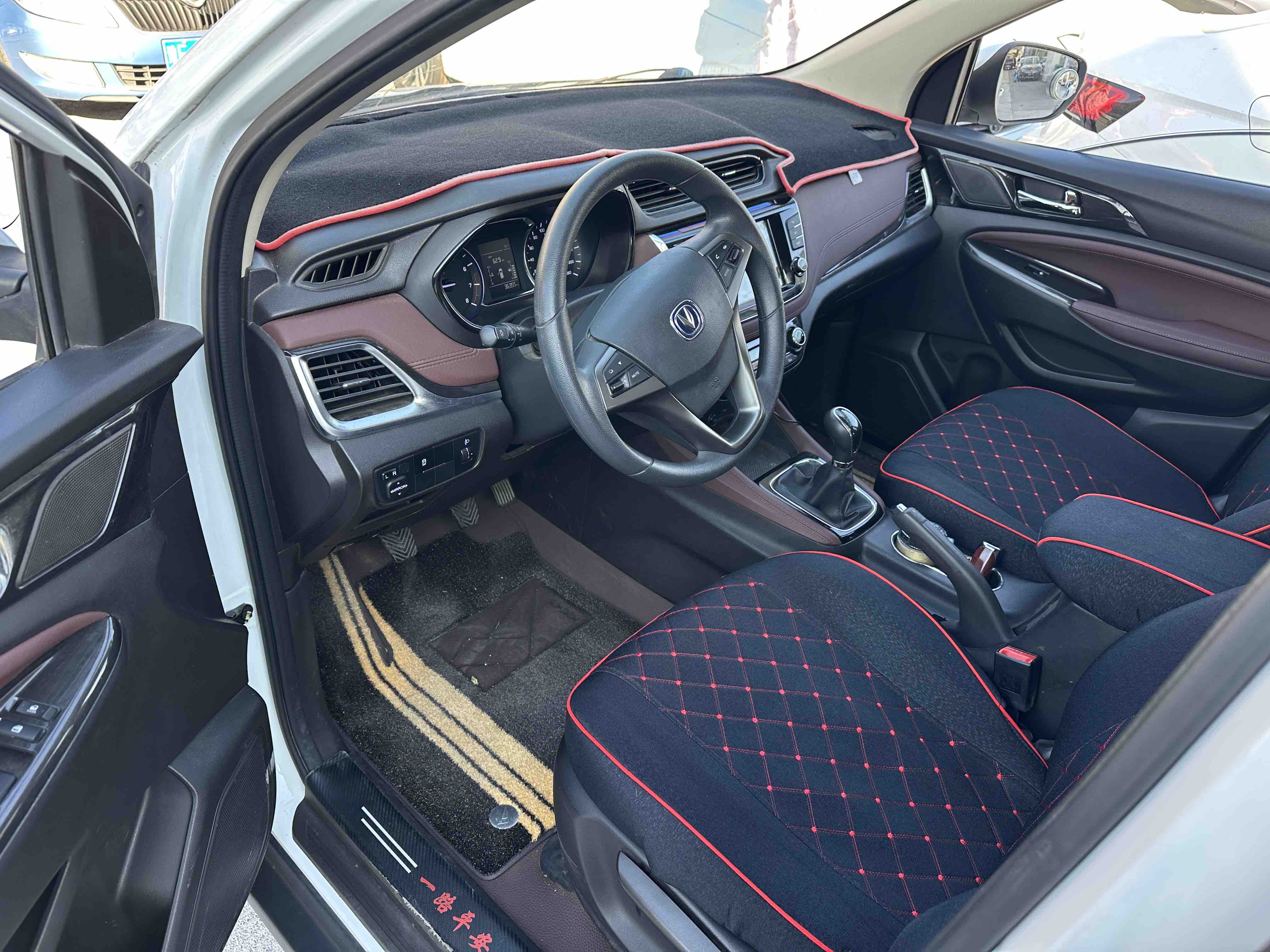 Changan Linmax 2018 car image #3