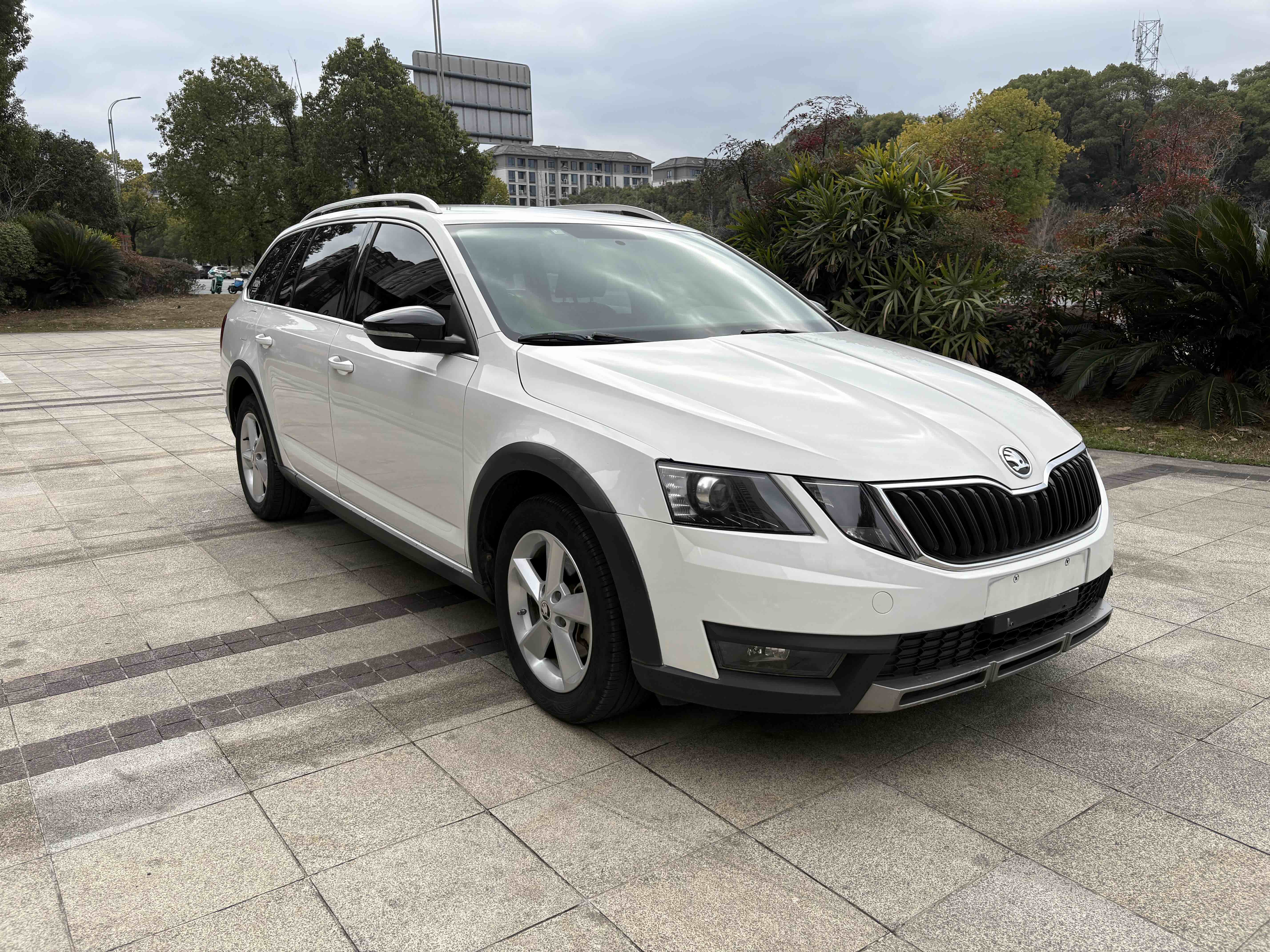 Skoda Octavia 2017 car image #3