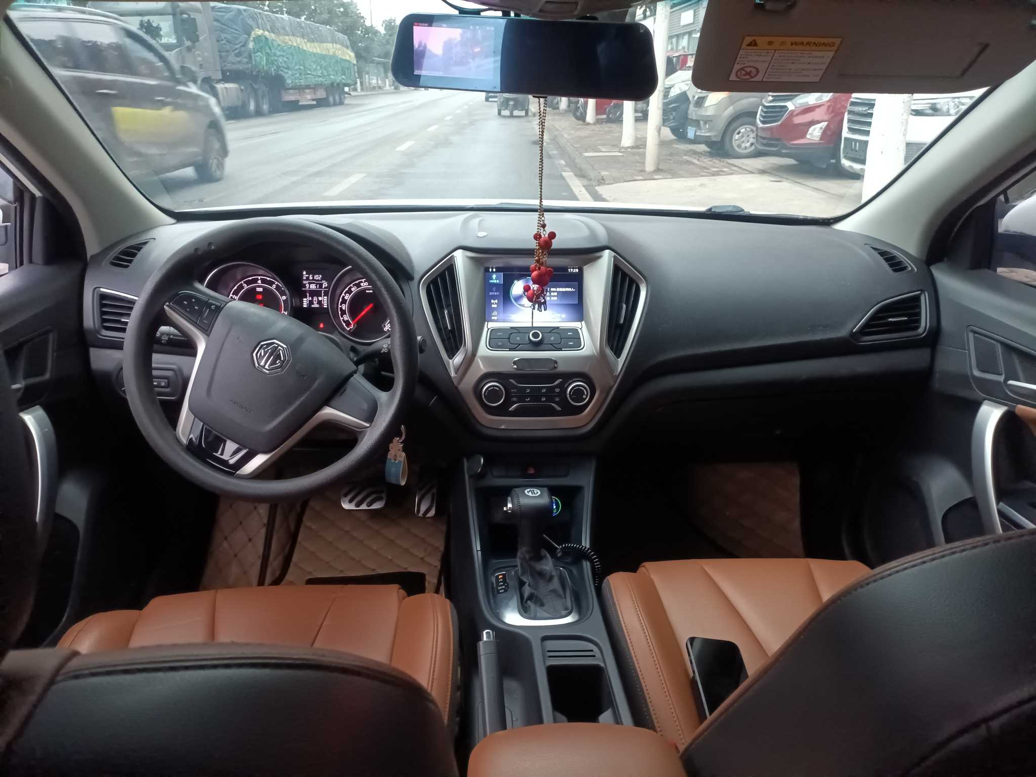 MG GT 2017 car image #3