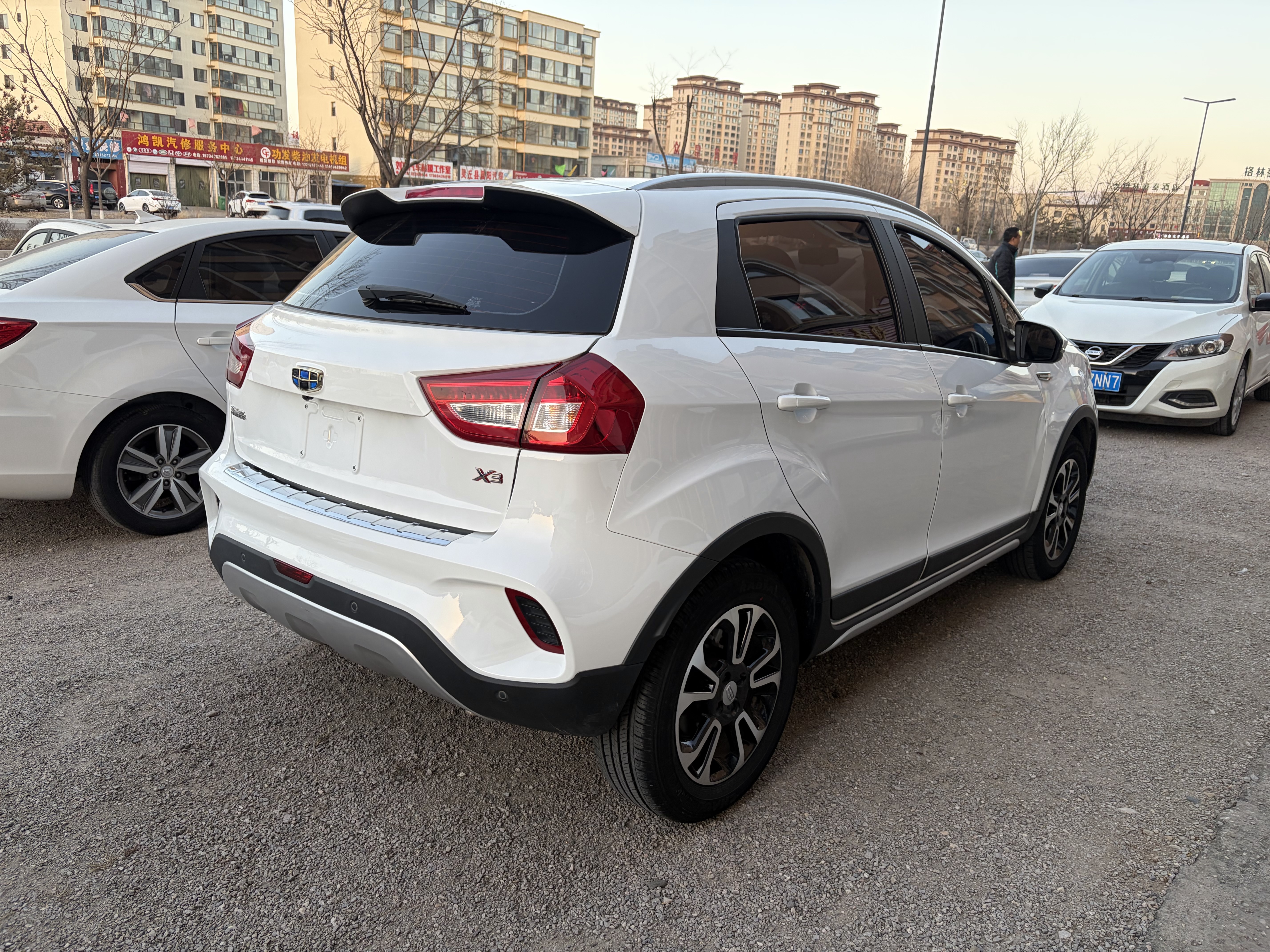 GEELY Vision X3 2019 immagine di auto #3