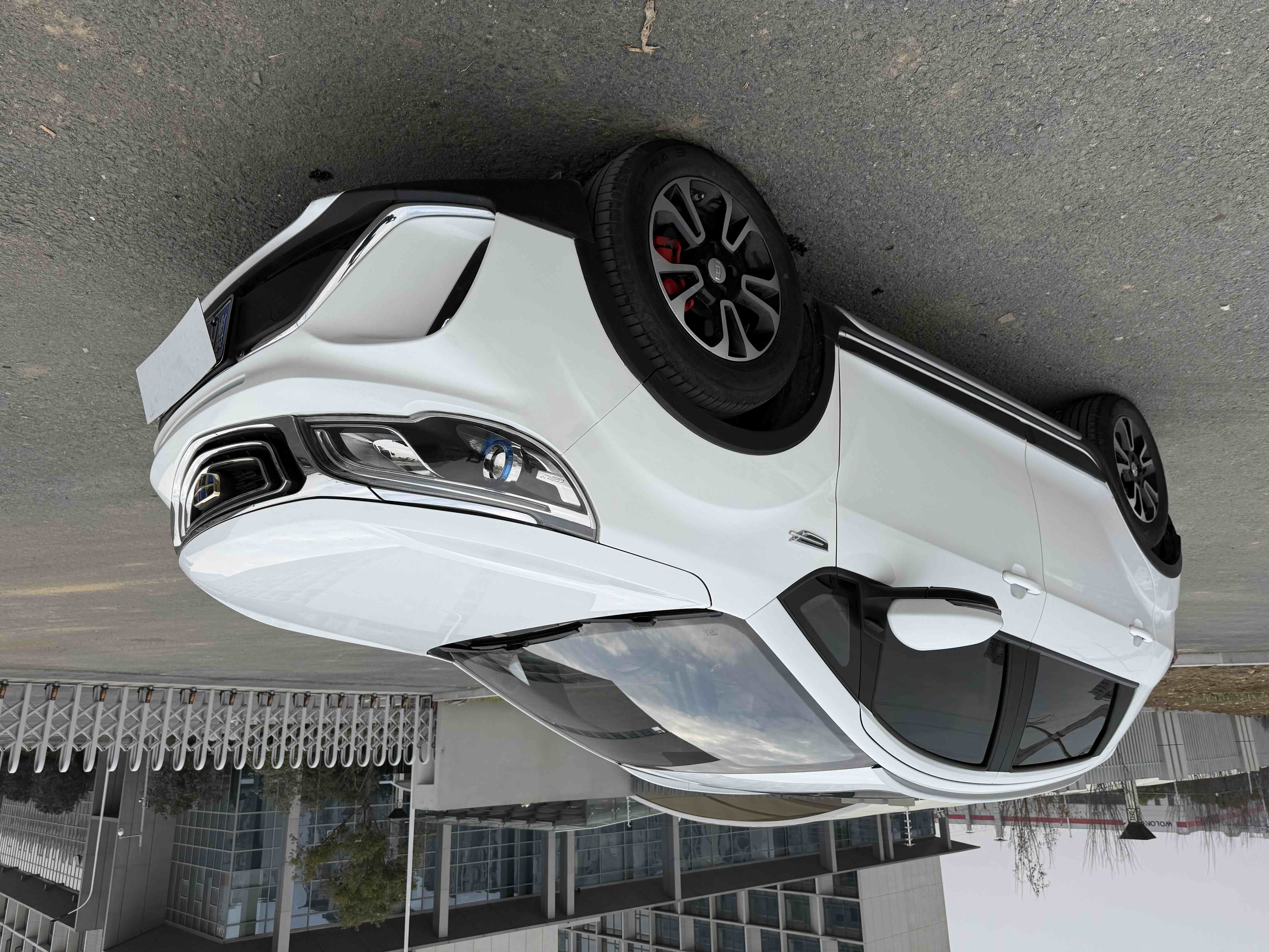 Vision X3 2019 car image #3
