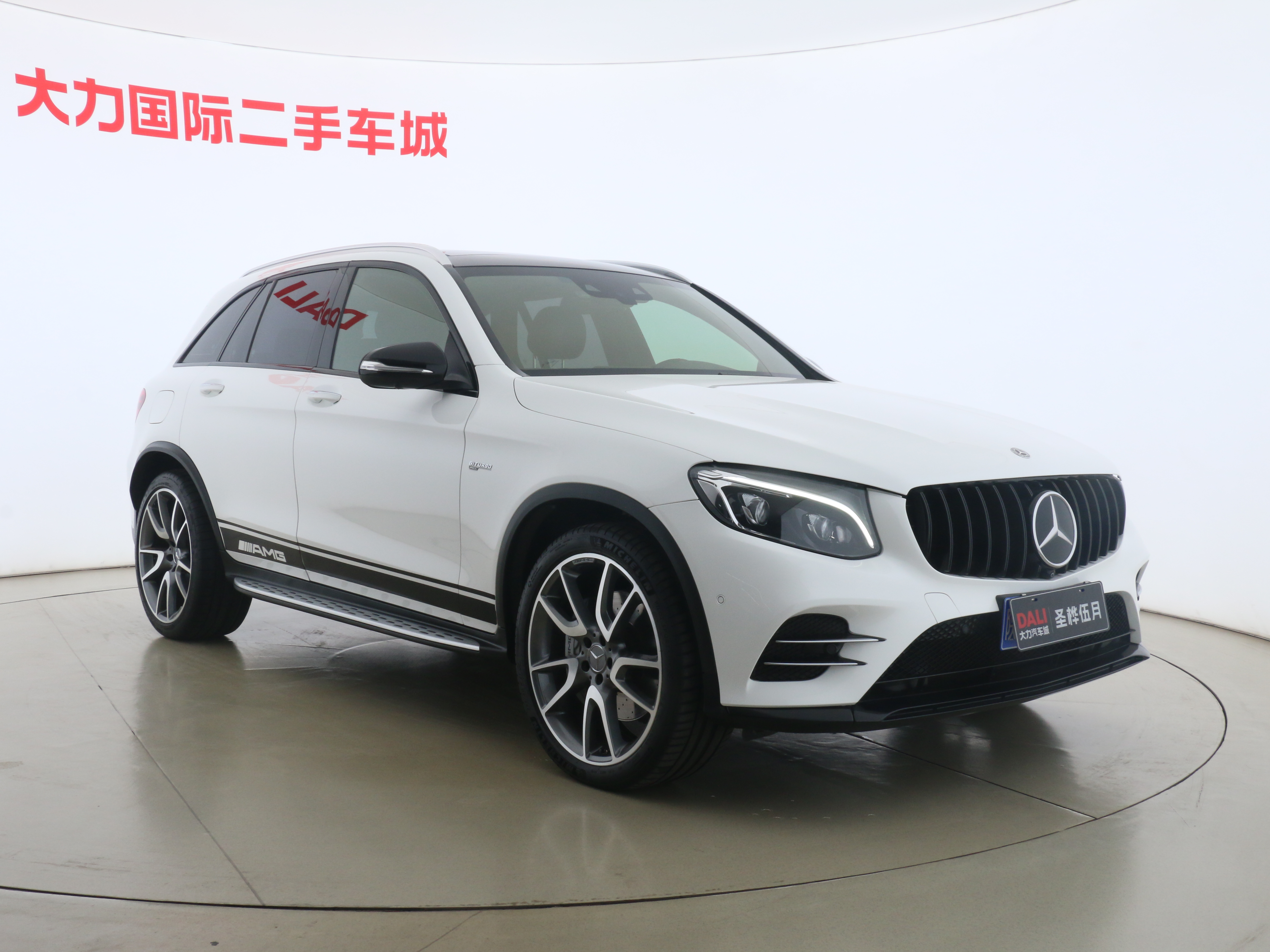 Mercedes-Benz GLC AMG 2018 immagine di auto #3