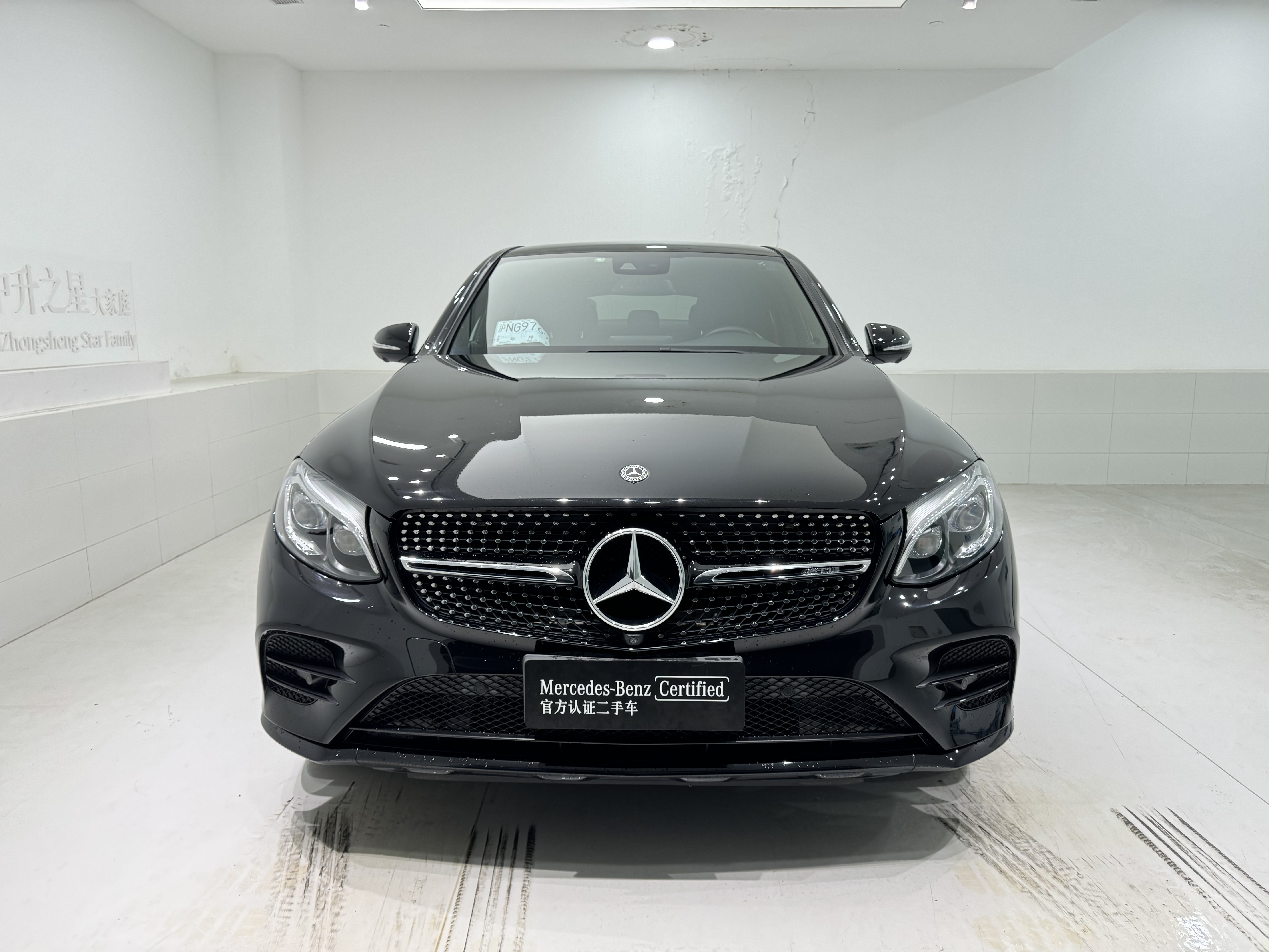 Mercedes-Benz GLC Coupe AMG 2018 изображение автомобиля #3