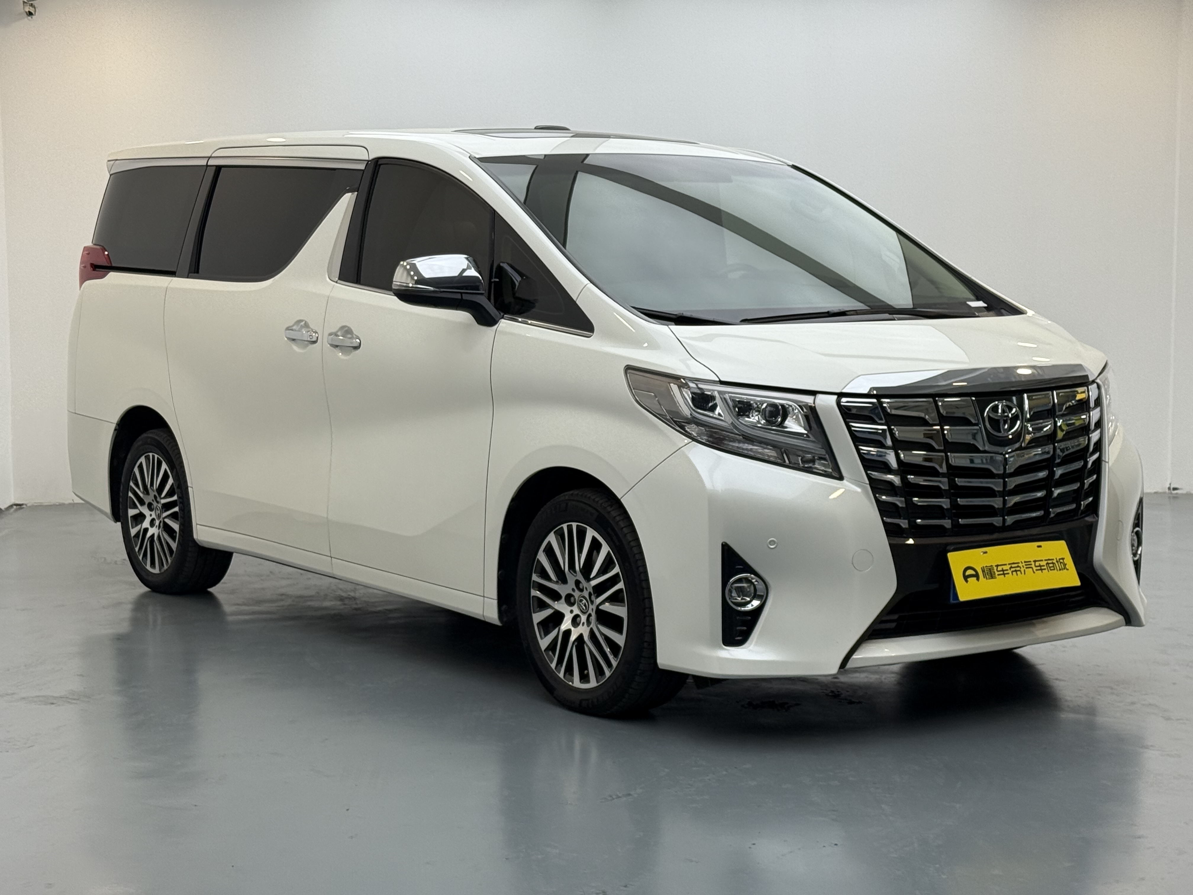 Toyota Alphard 2017 car image #3