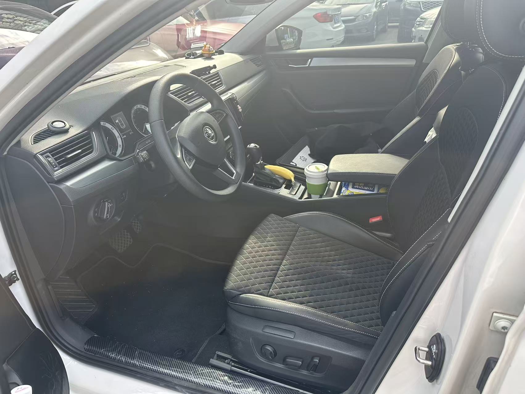 Skoda Superb 2018 #3 Skoda Superb 2018 car image #3