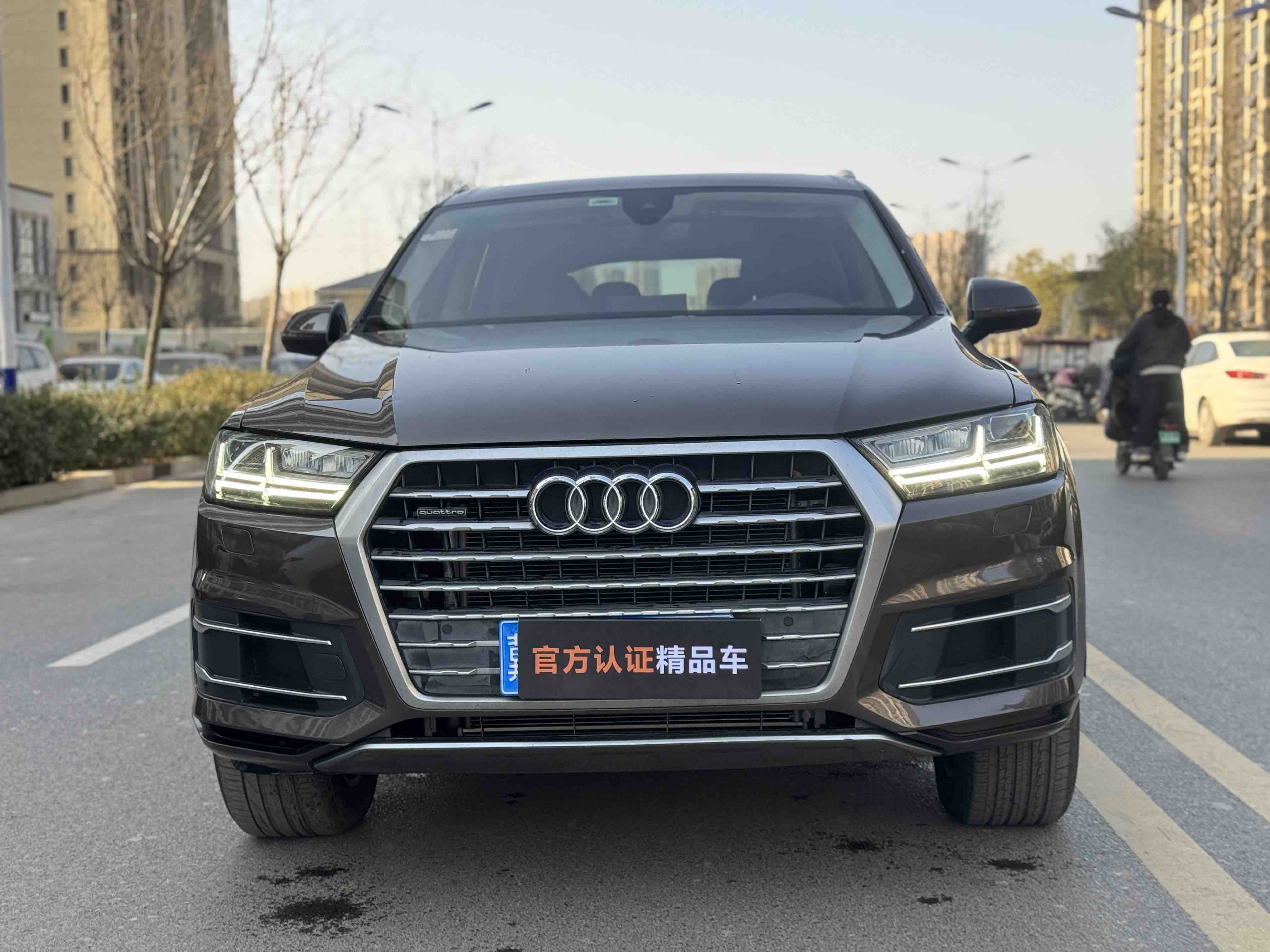 Audi Q7 2018 car image #3