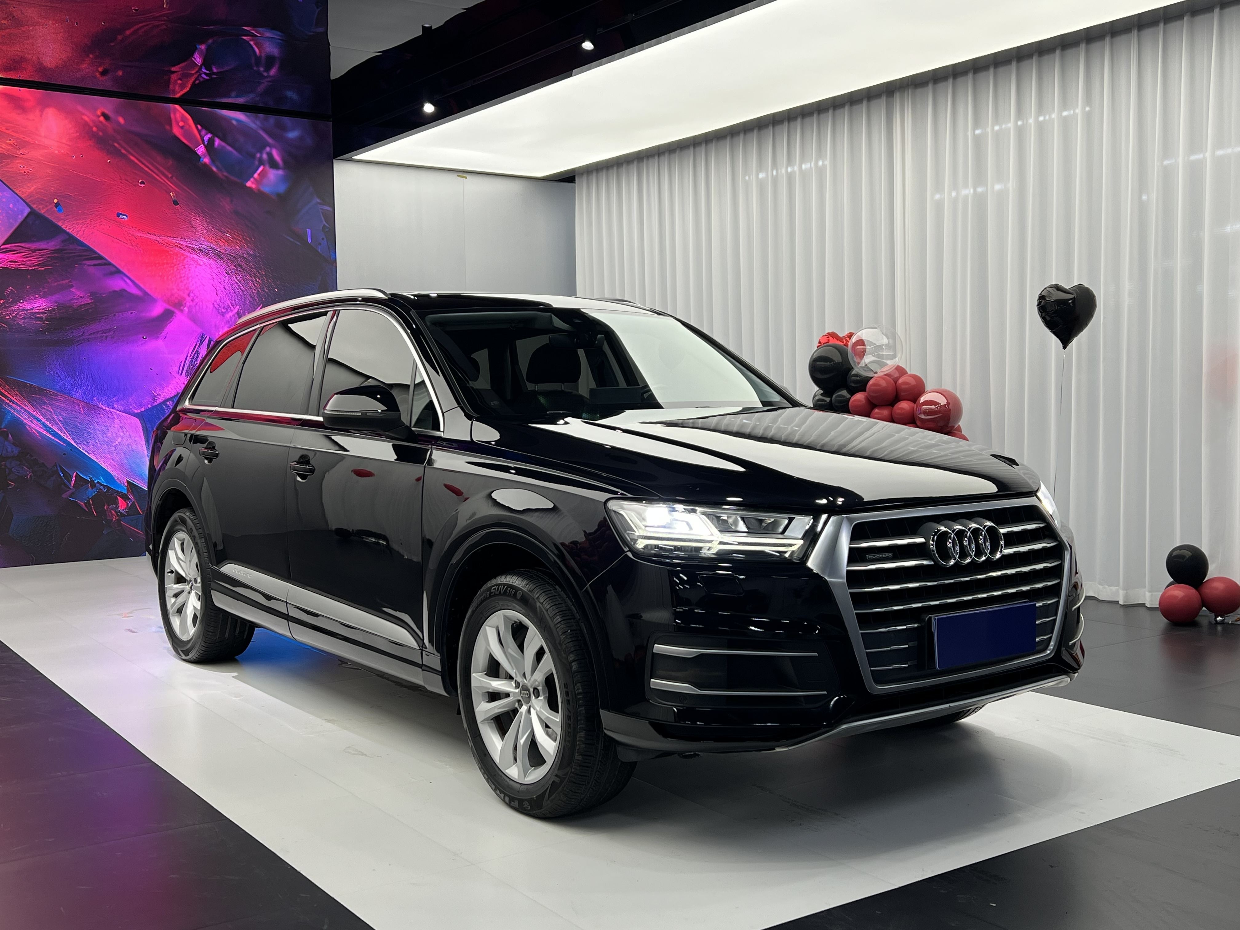 Audi Q7 2018 car image #3