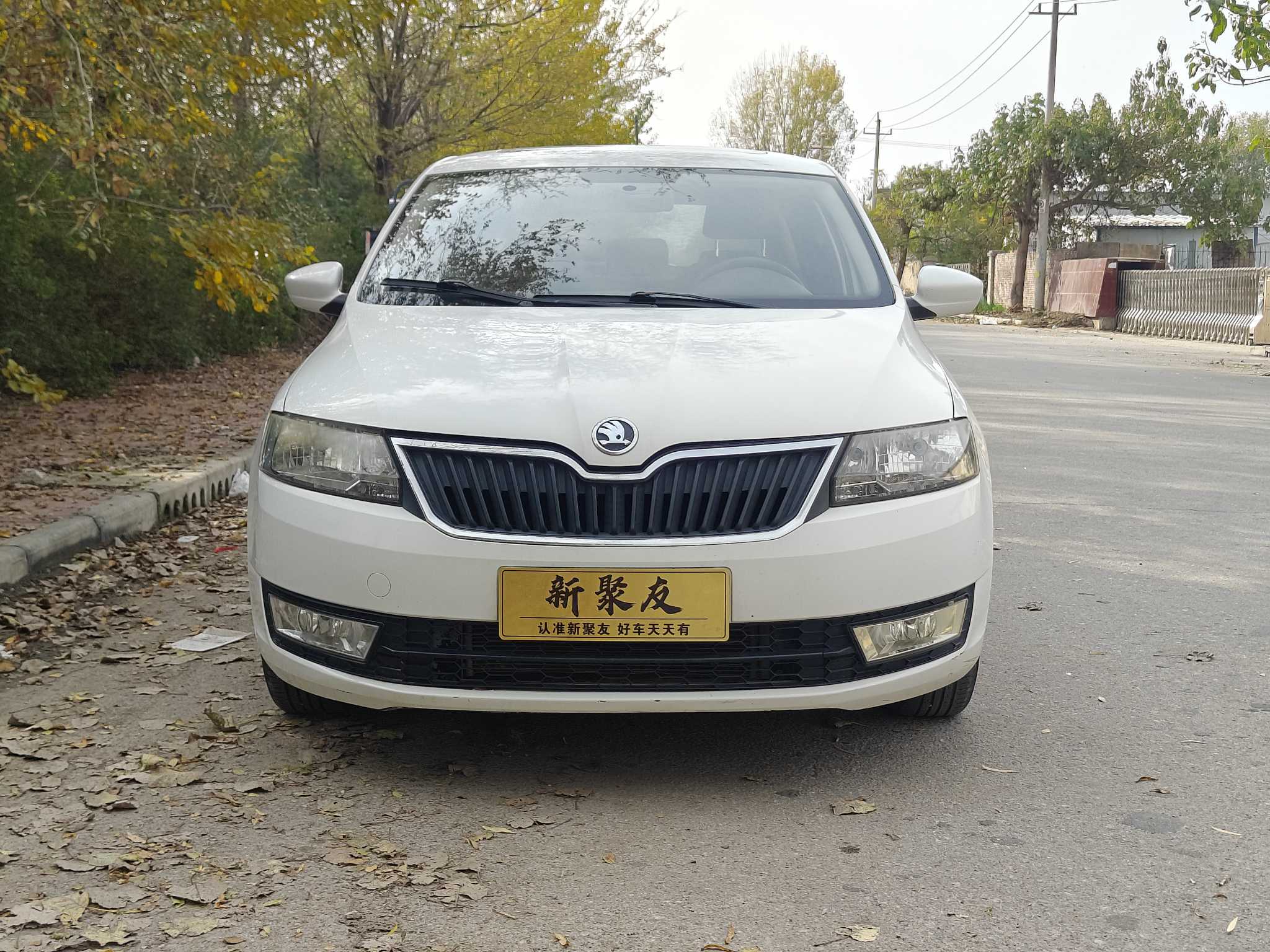 Skoda Rapid Spaceback 2018 car image #3