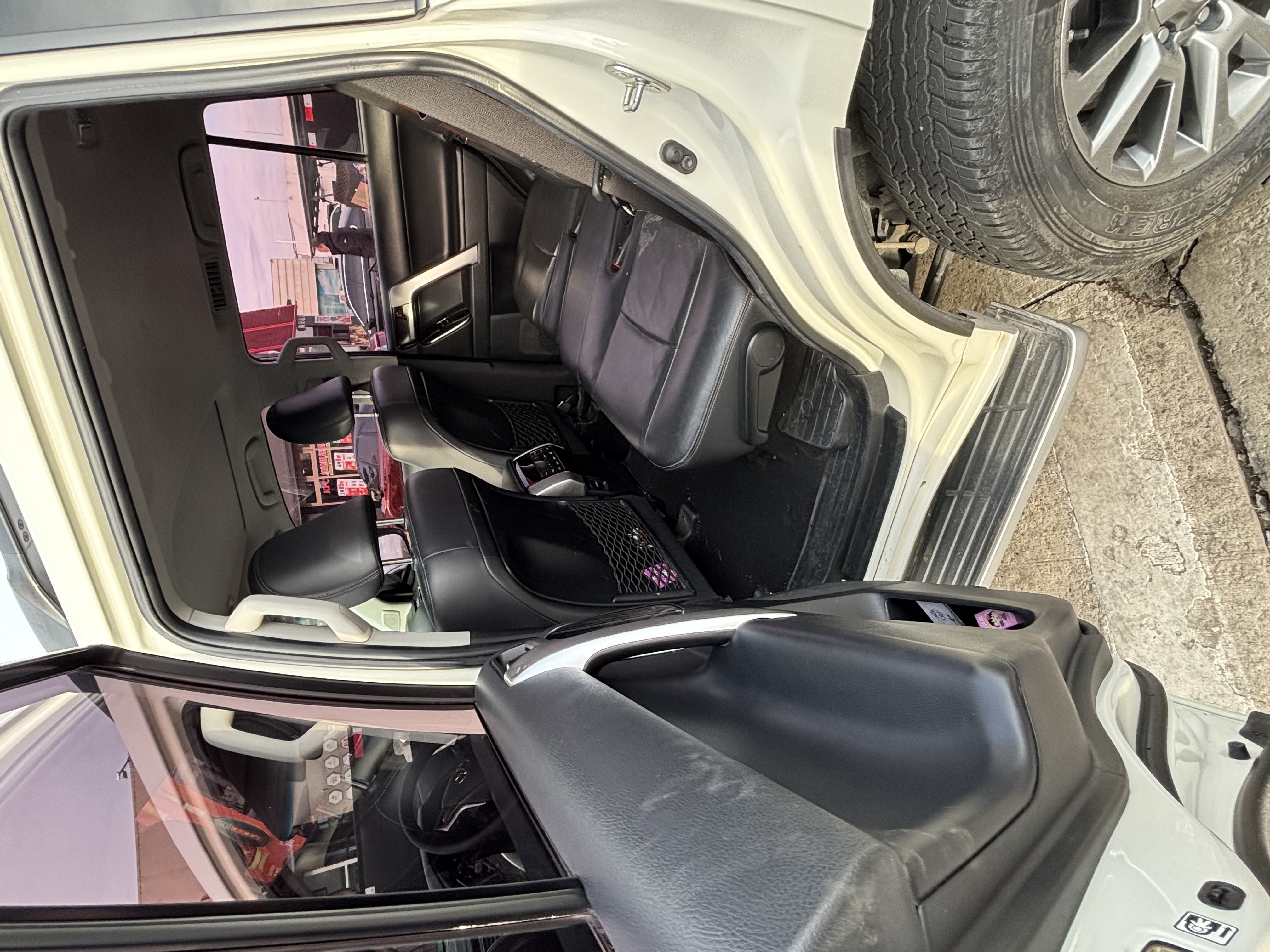 Toyota Land Cruiser Prado 2018 car image #3
