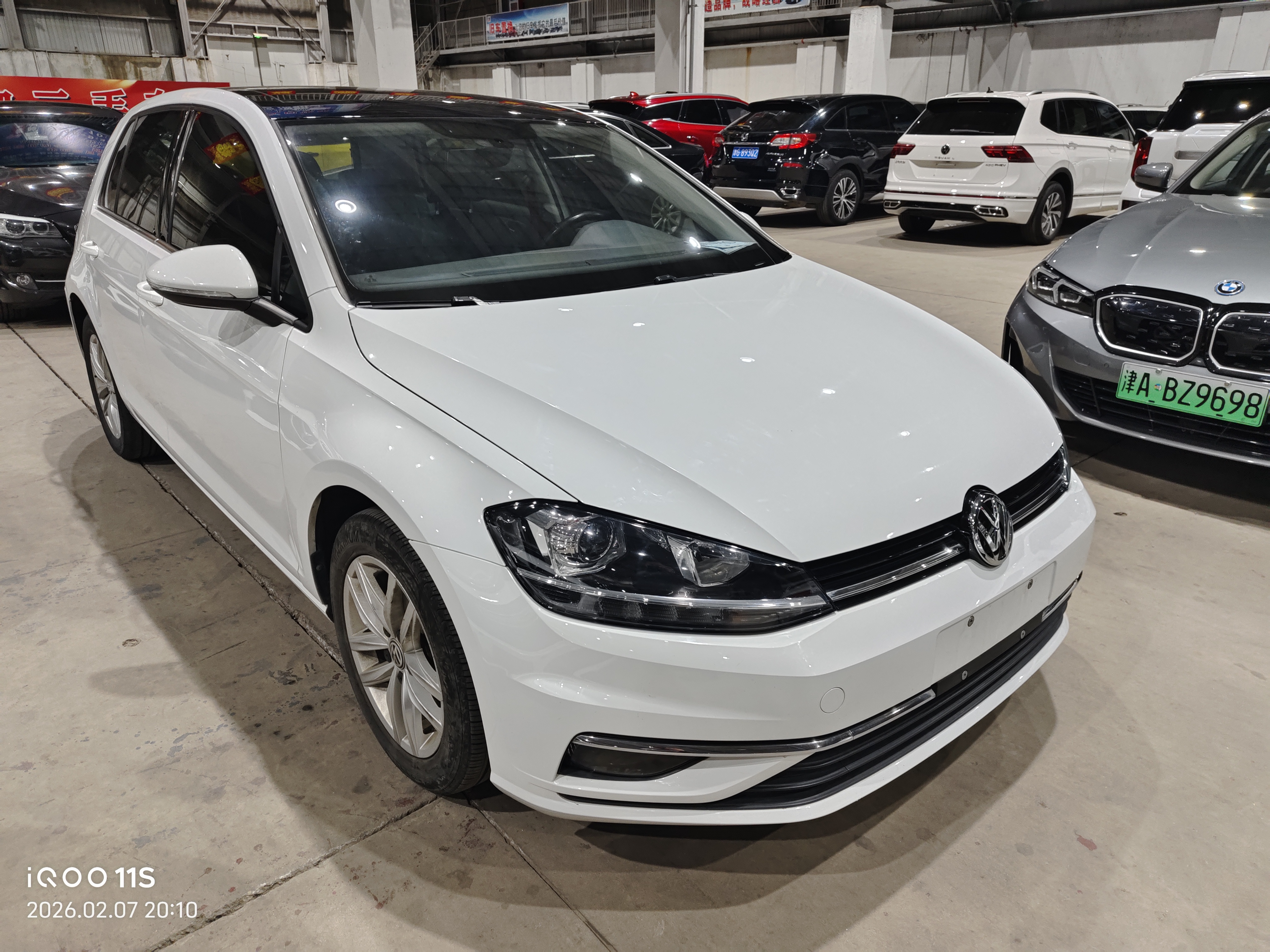Volkswagen Golf 2019 car image #3