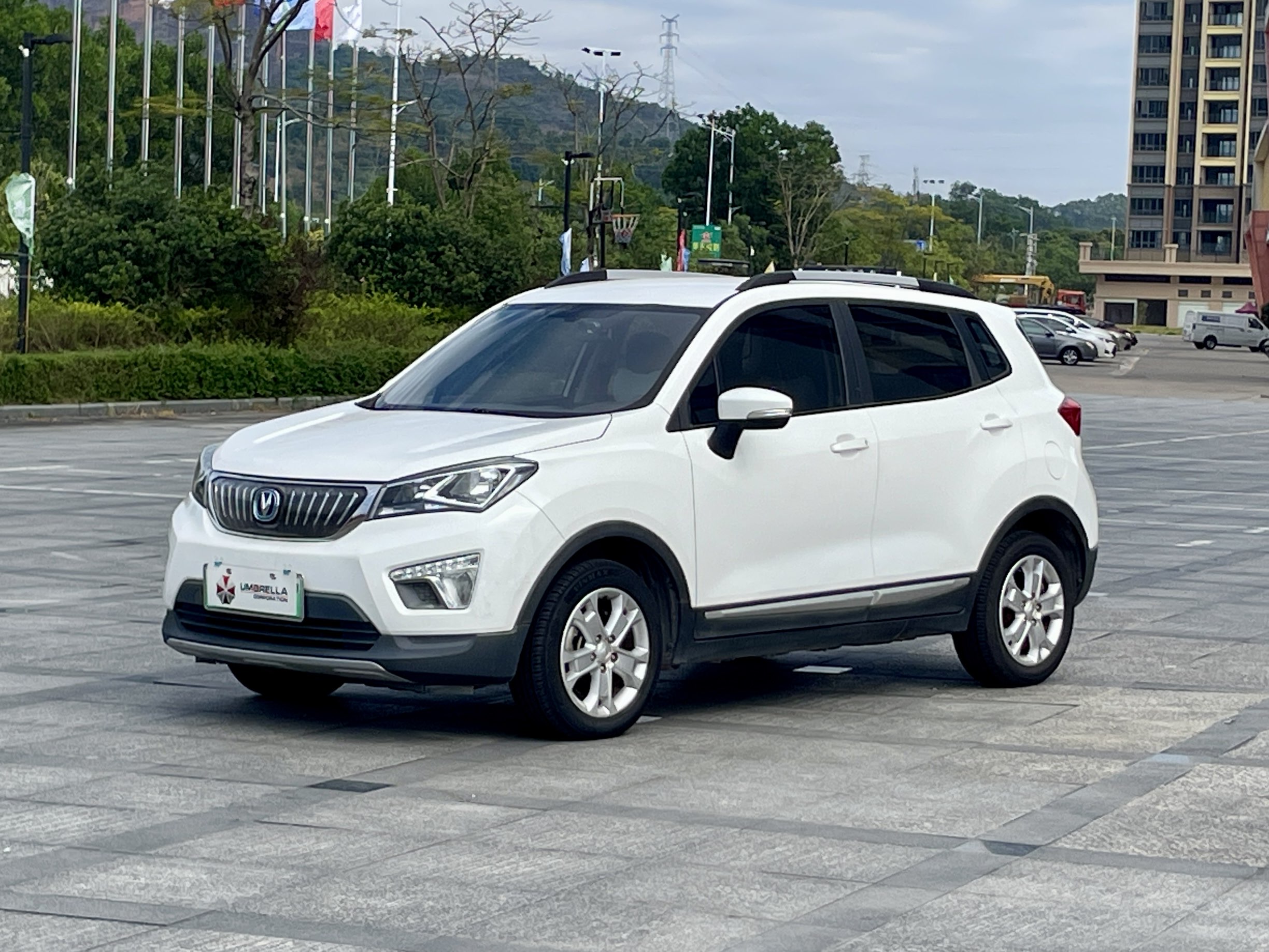 Changan CS15 EV 2018 #3 Changan CS15 EV 2018 car image #3