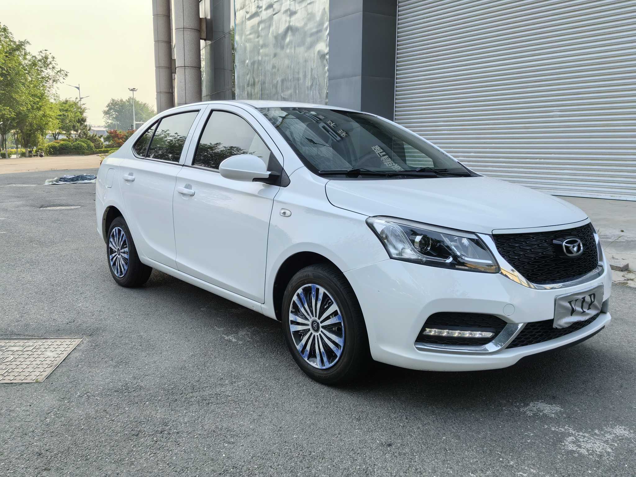 Kaiyi E3 2018 #3 Kaiyi E3 2018 car image #3