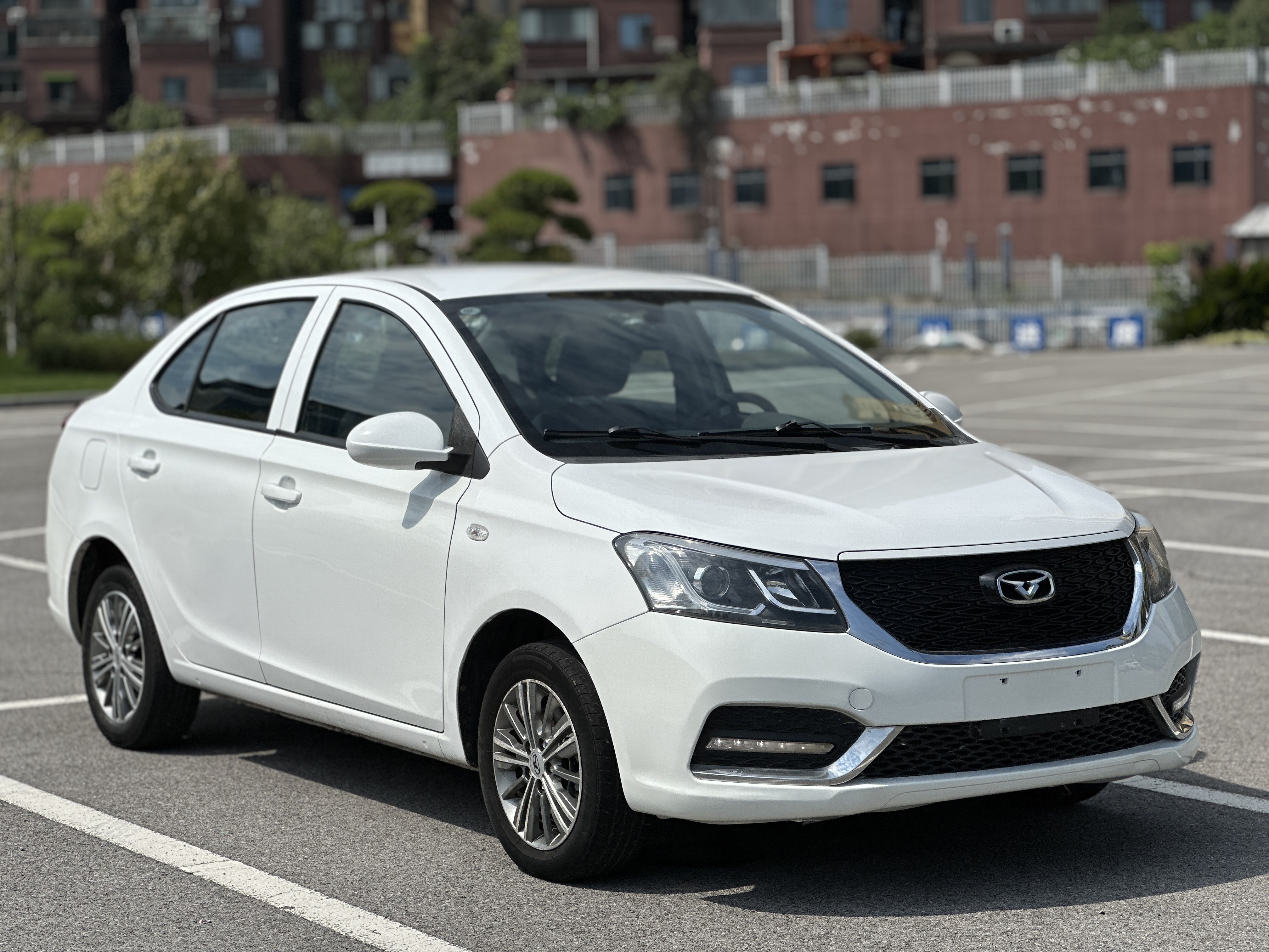 Kaiyi E3 2018 #3 Kaiyi E3 2018 car image #3