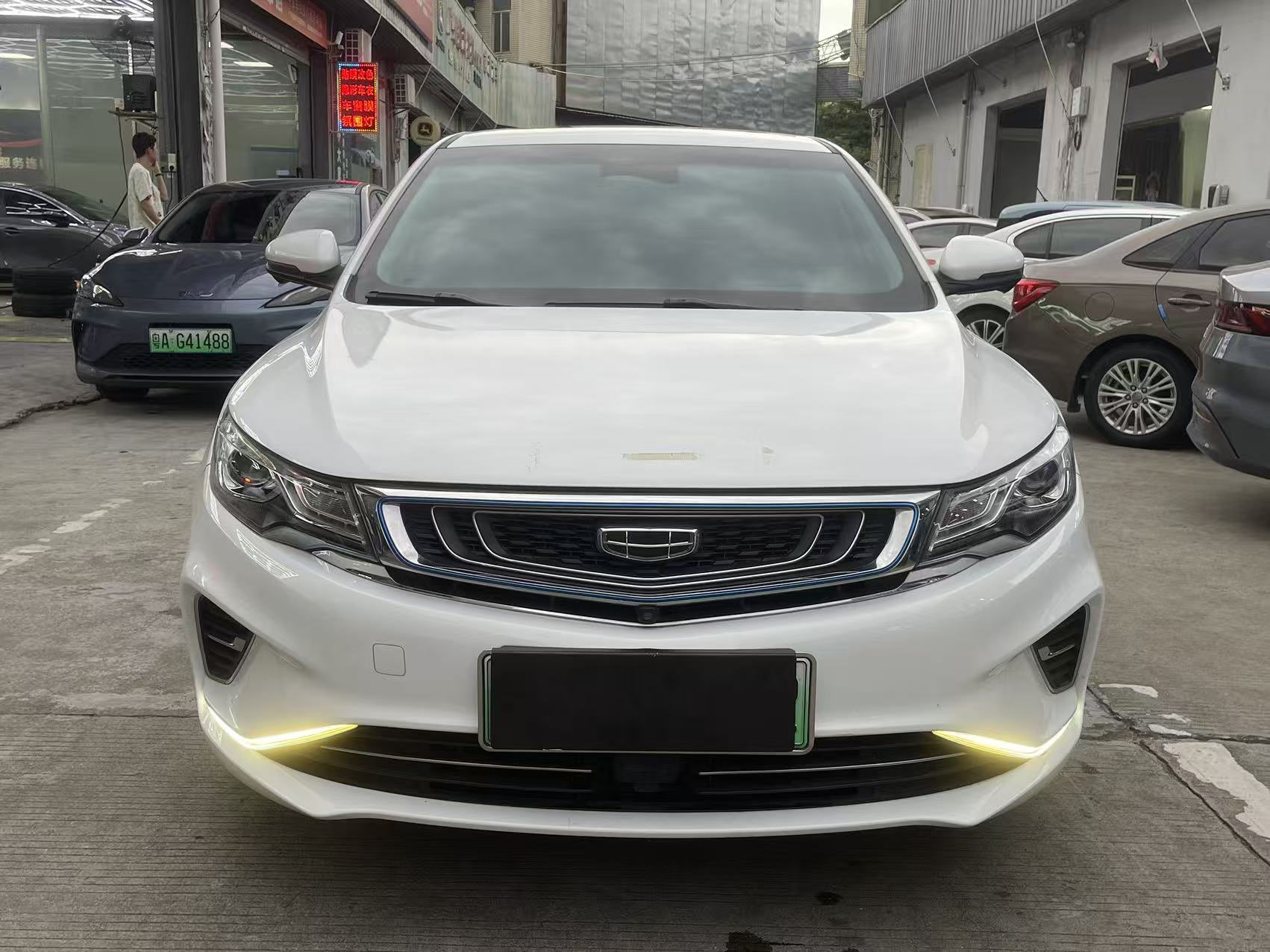 GEELY Emgrand New Energy 2020 car image #3