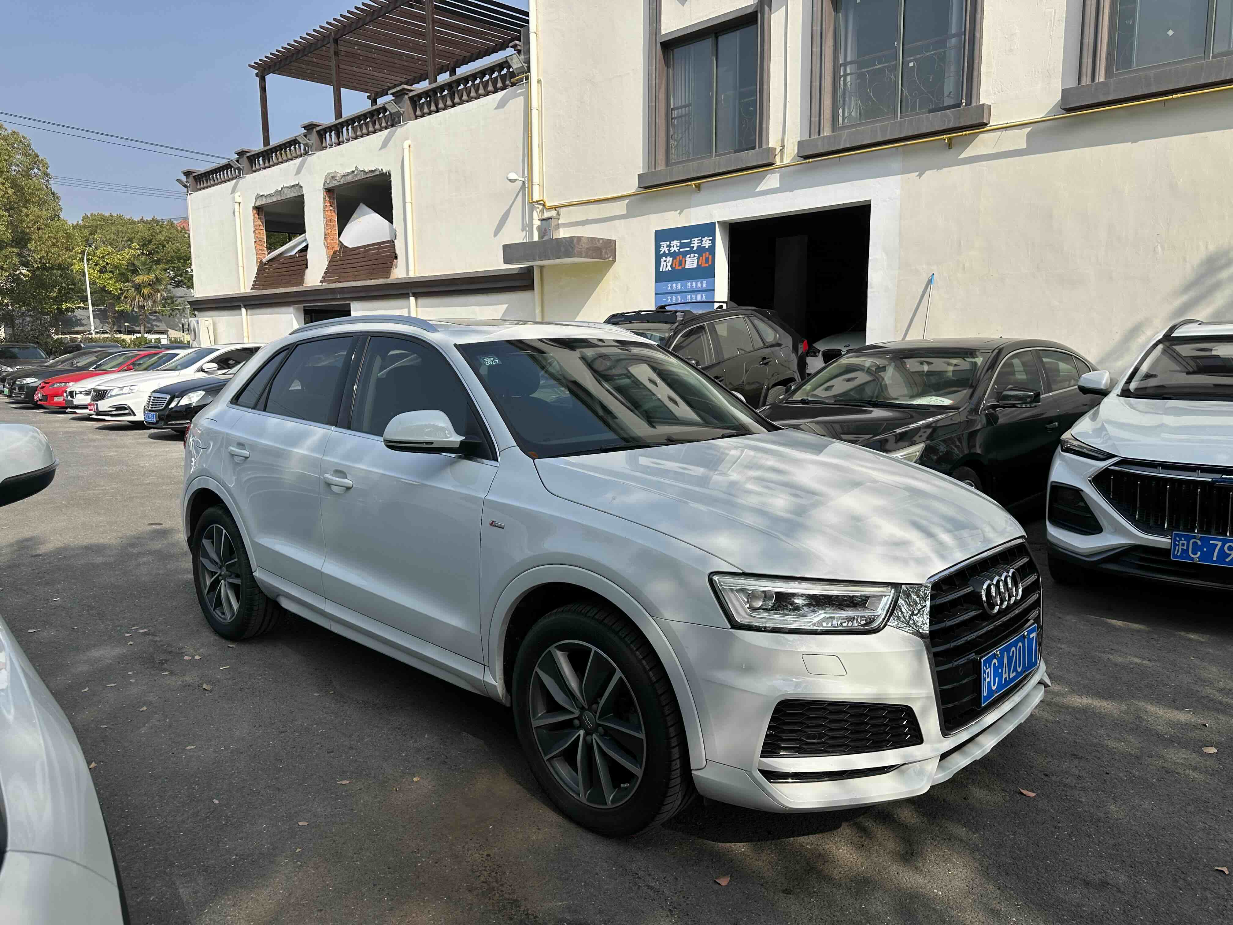 Audi Q3 2019 car image #3