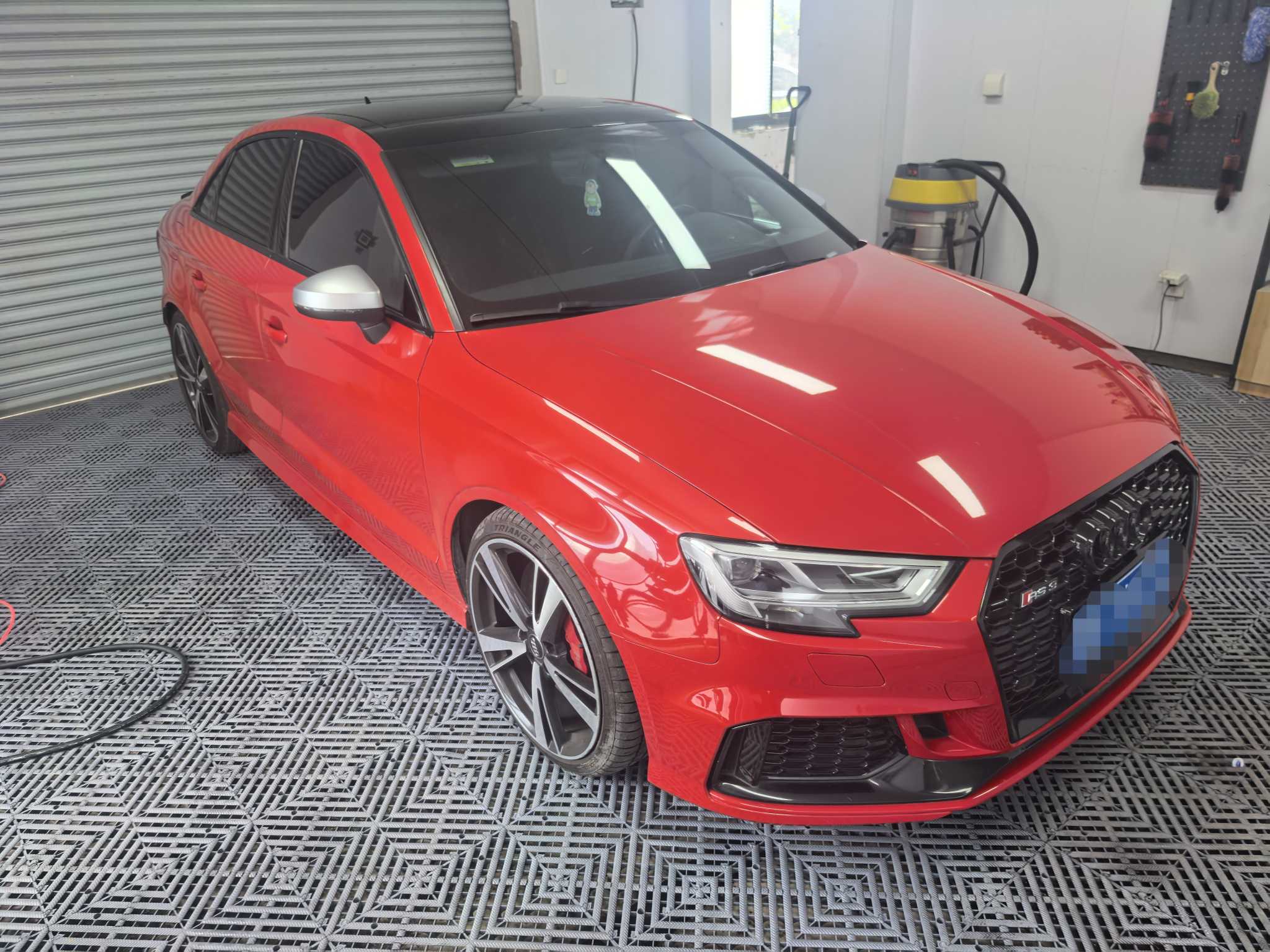 Audi RS 3 2018 car image #3