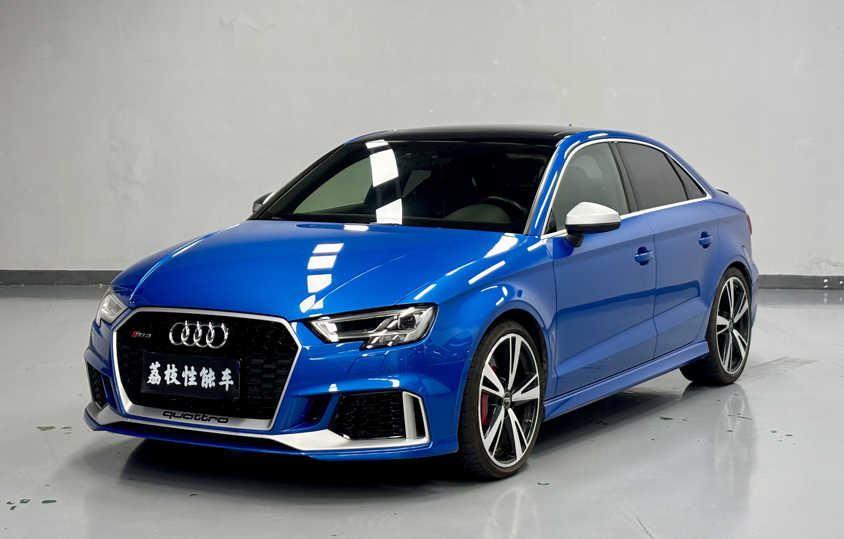 Audi RS 3 2019 صورة سيارة #3