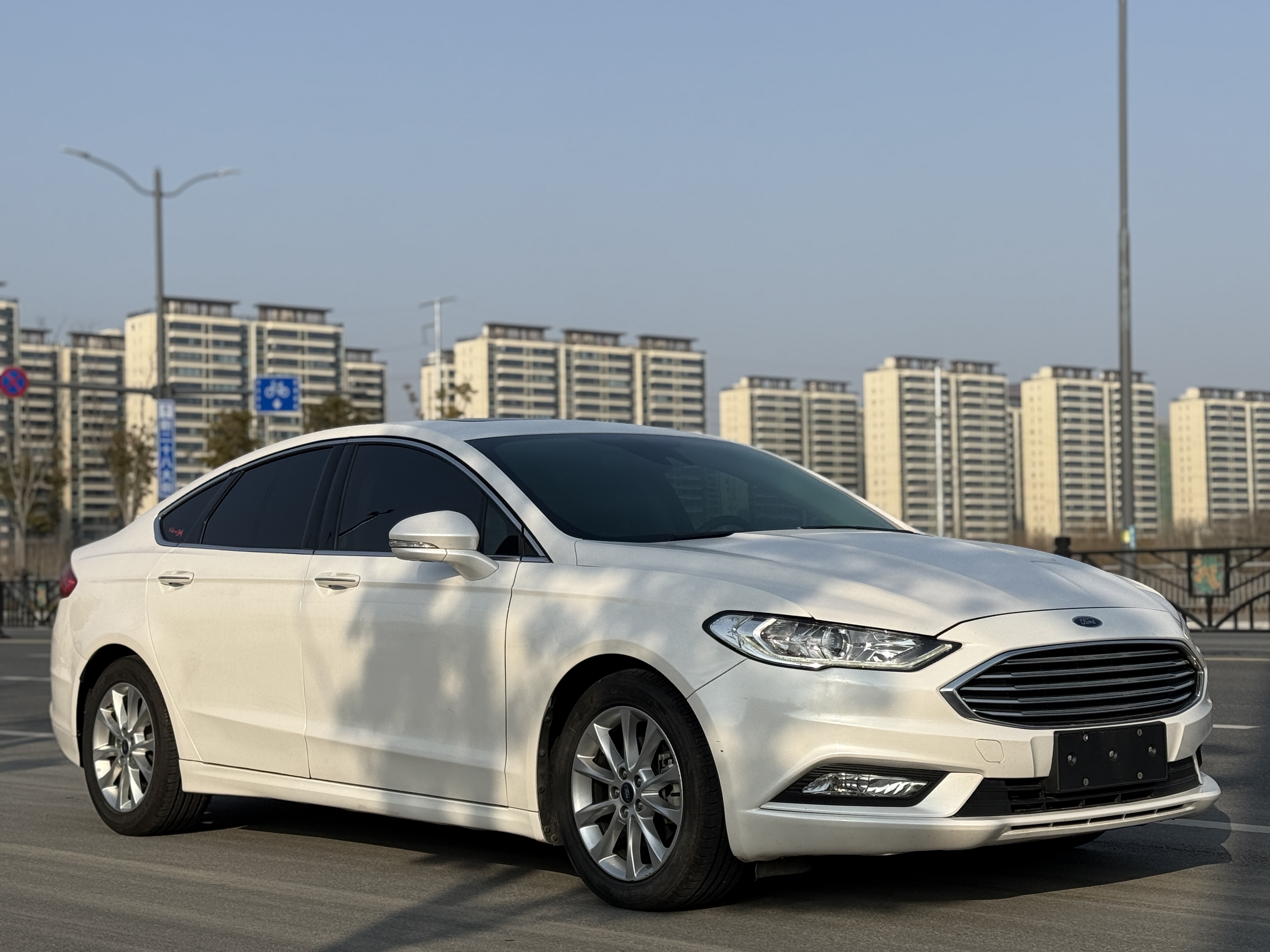 Ford Mondeo 2017 car image #3