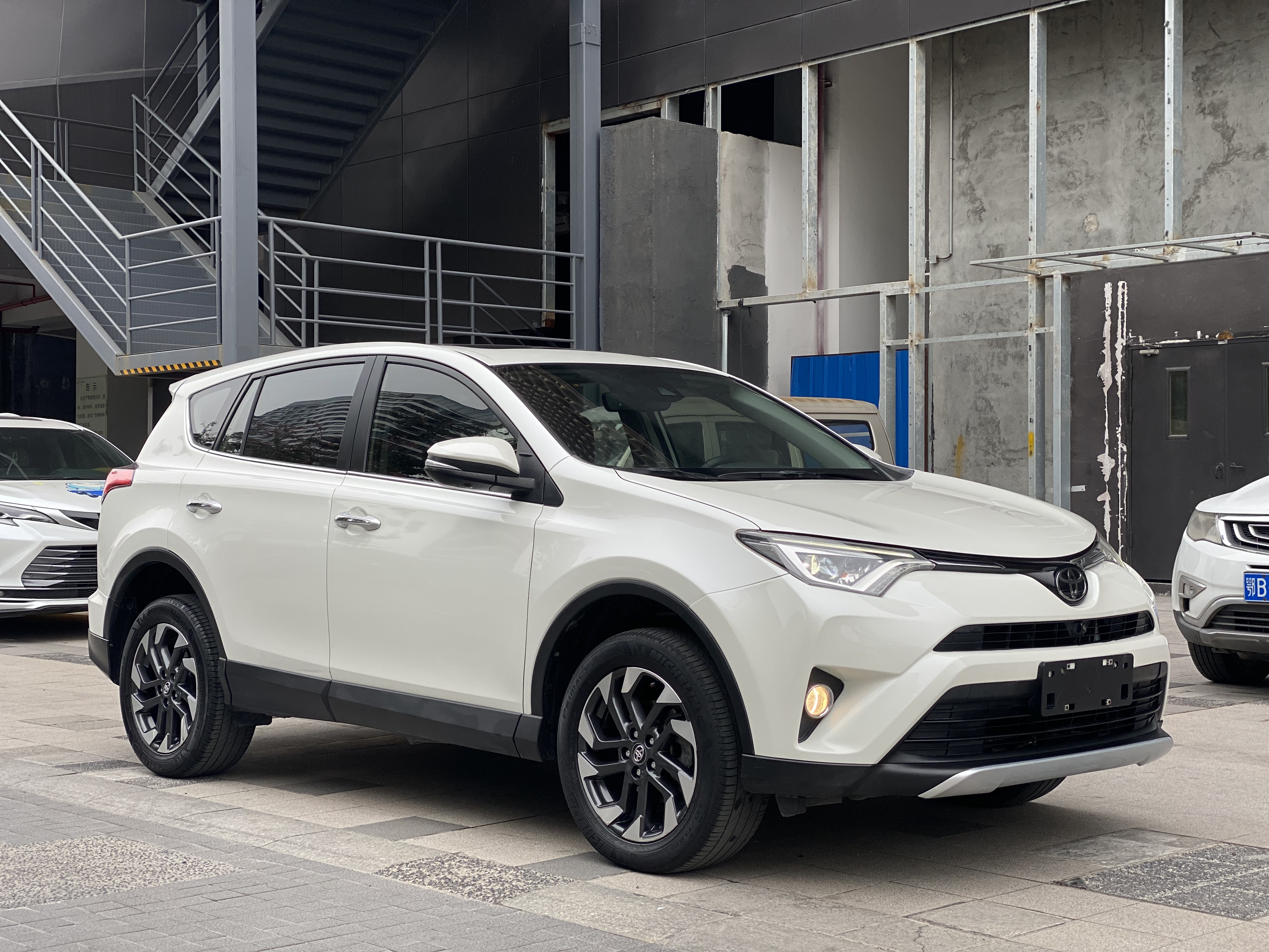 Toyota RAV4 2017 #3 Toyota RAV4 2017 car image #3