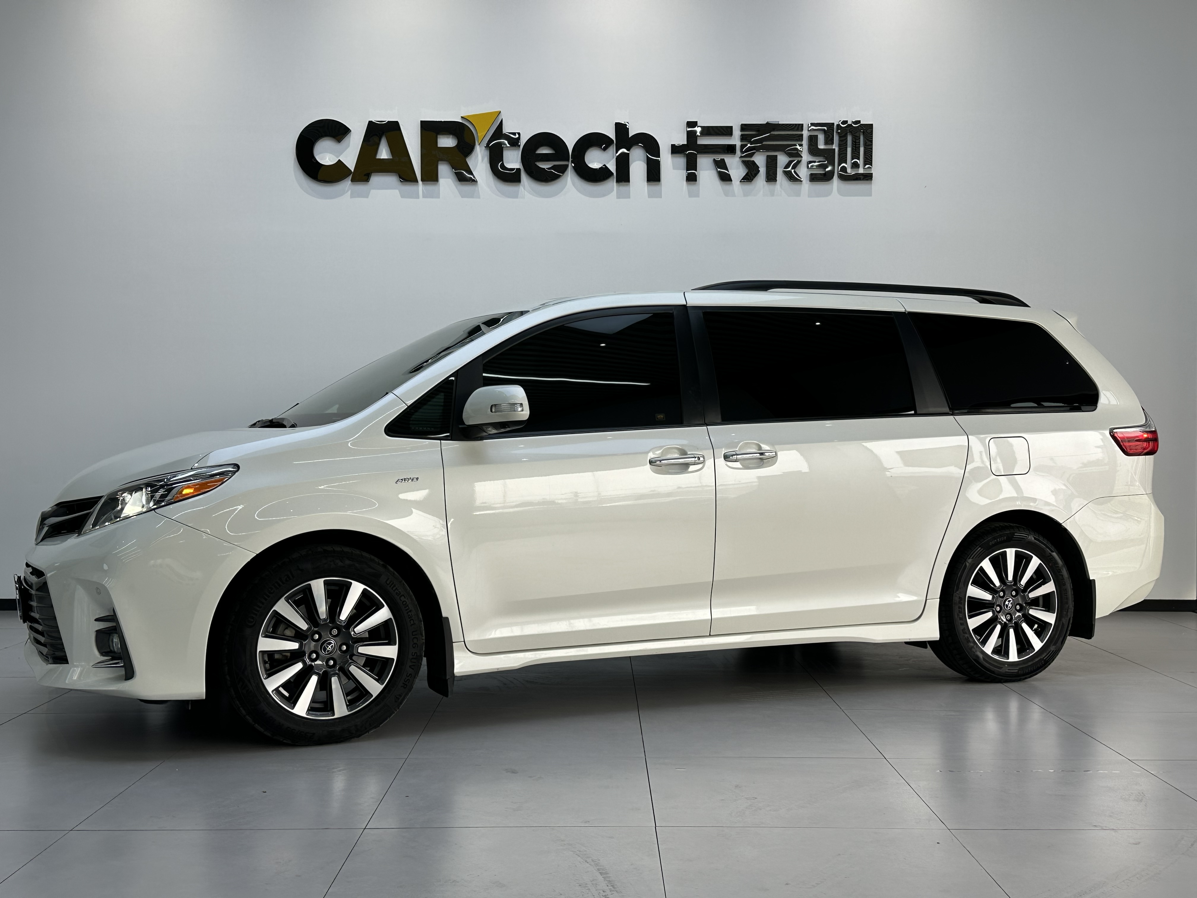 Toyota SIENNA 2018 car image #3