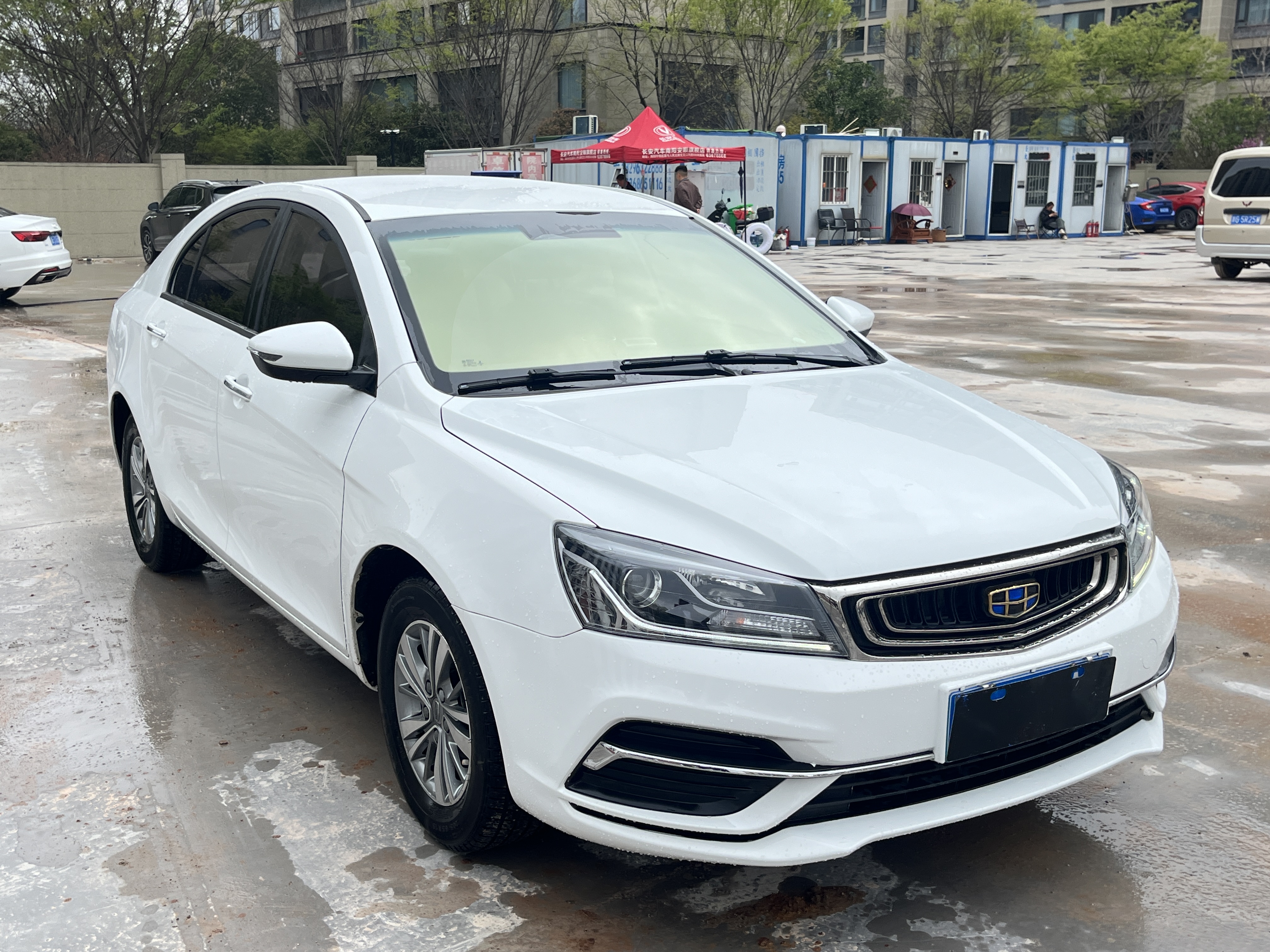 Emgrand 2018 car image #3
