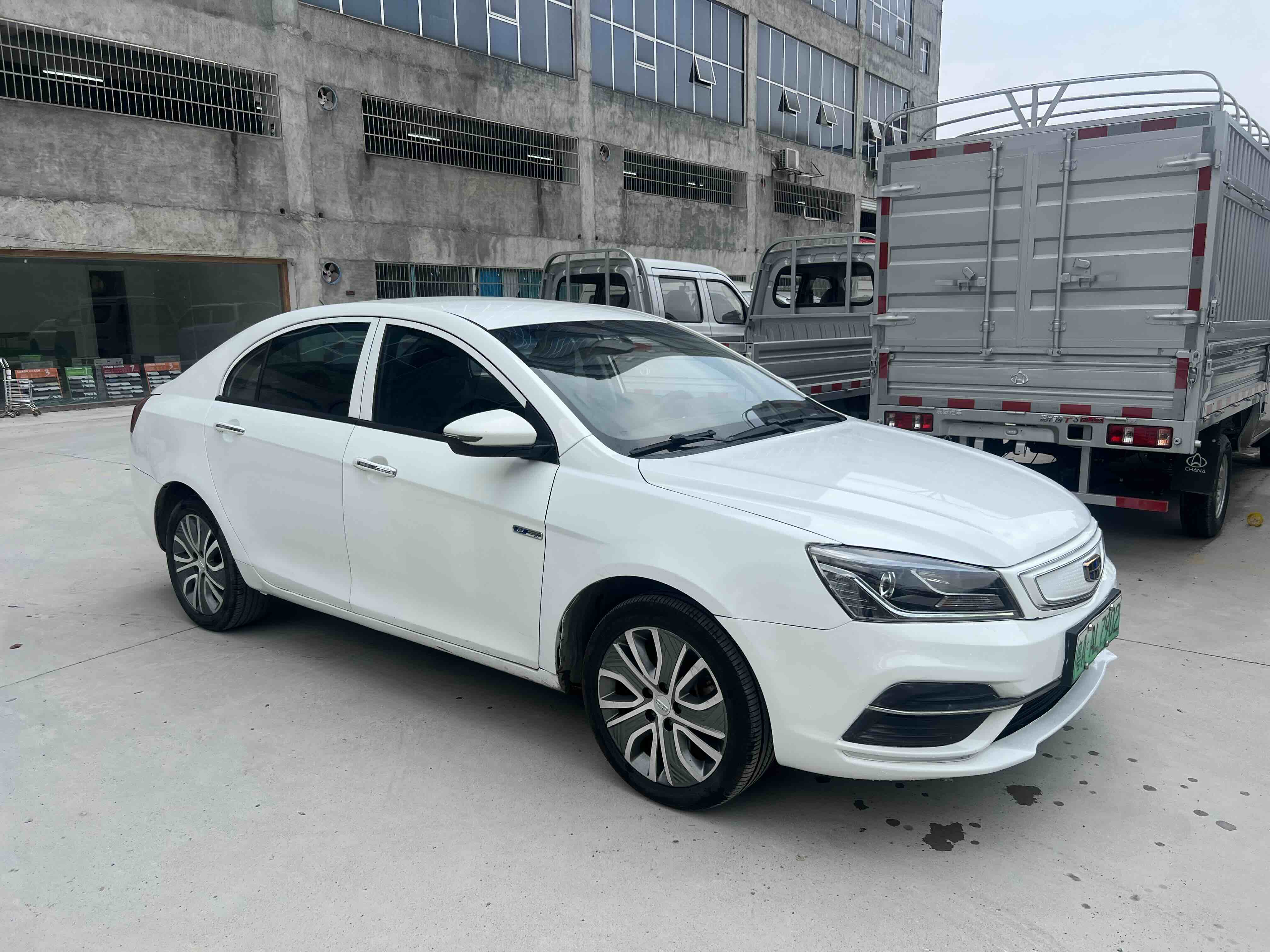 GEELY Emgrand New Energy 2019 car image #3