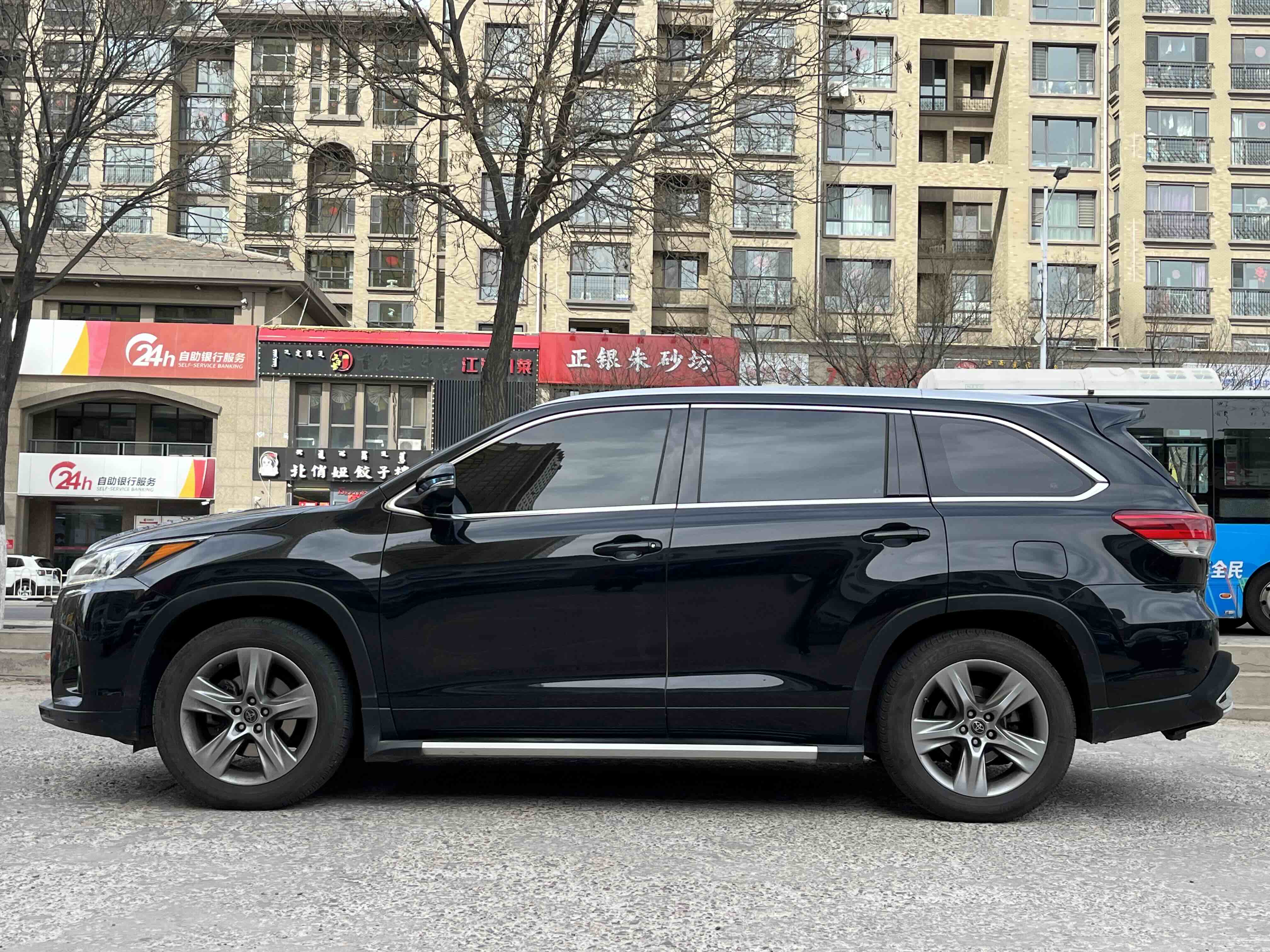Toyota Highlander 2018 car image #3