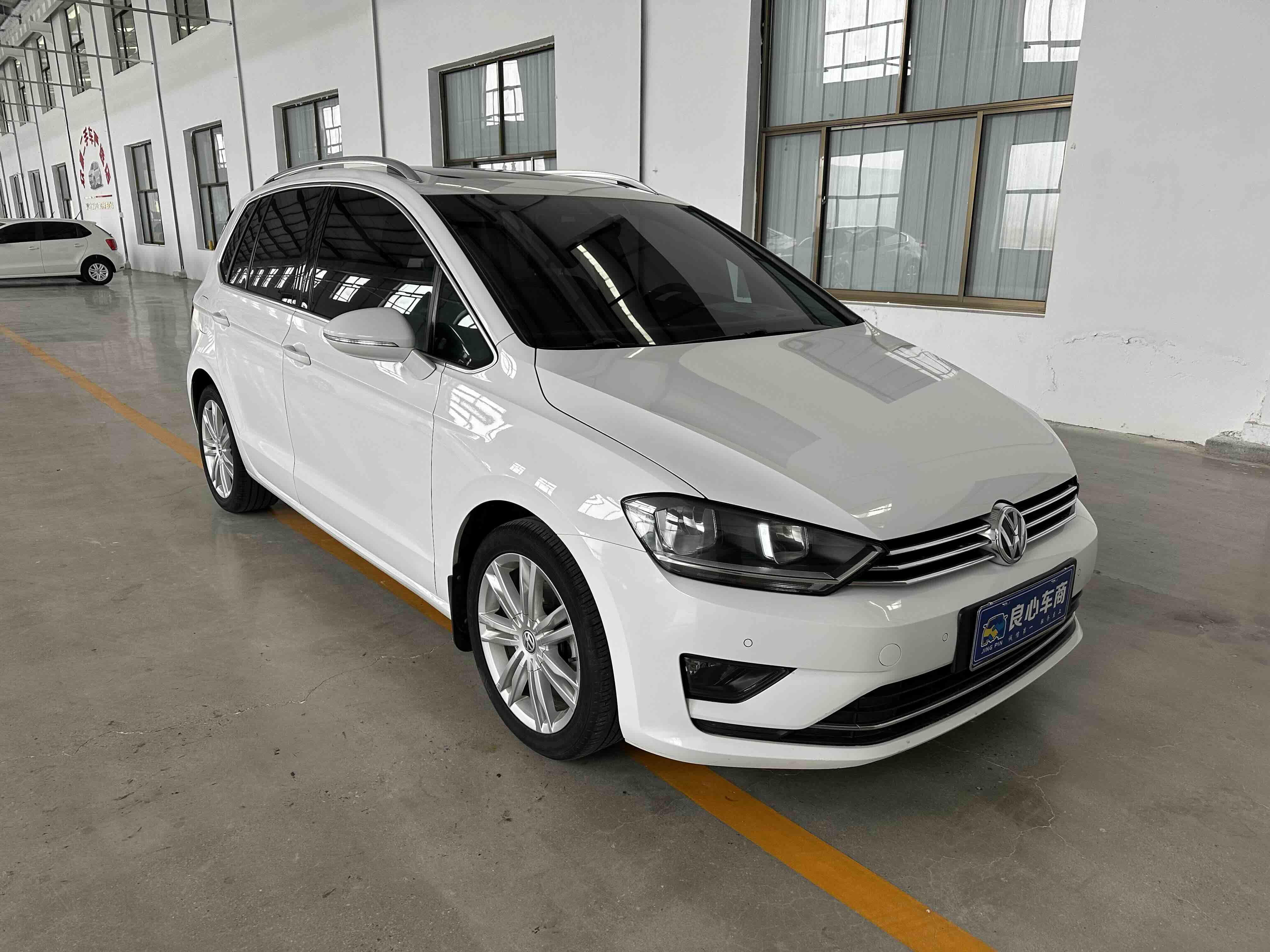 Volkswagen Golf Sportsvan 2017 car image #3