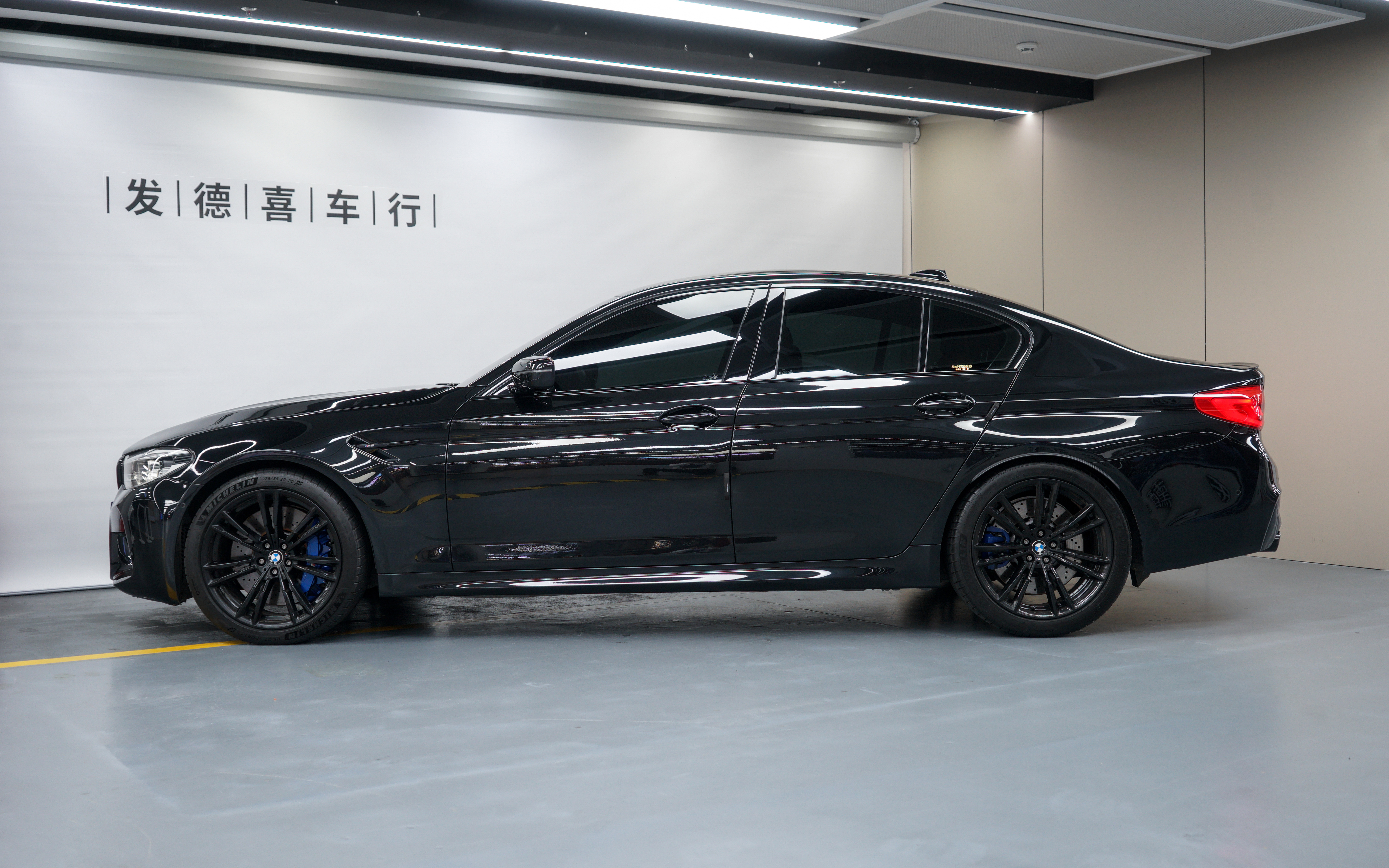 BMW M5 2019 изображение автомобиля #3