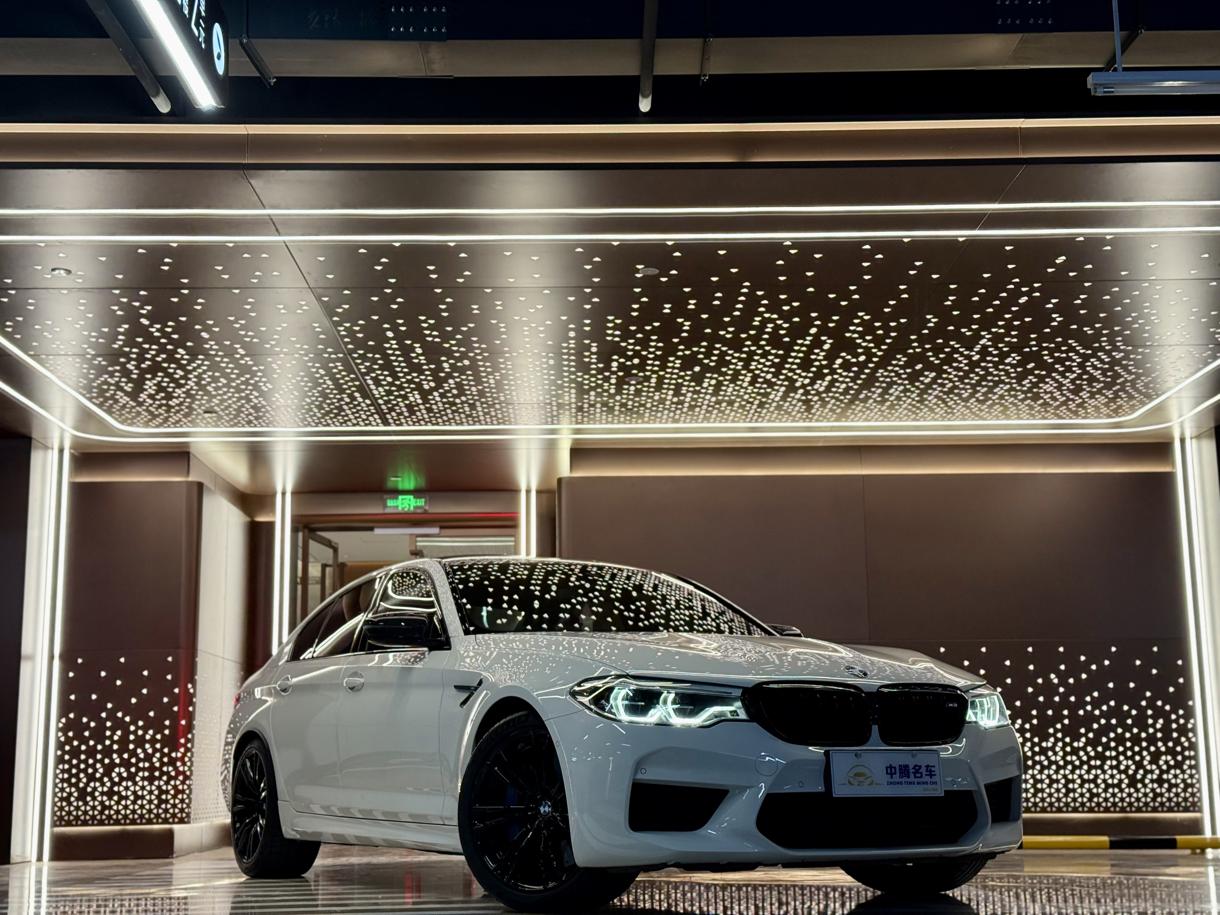 BMW M5 2019 صورة سيارة #3