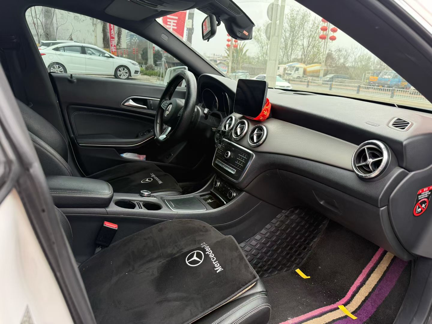 Mercedes-Benz GLA Class 2018 car image #3