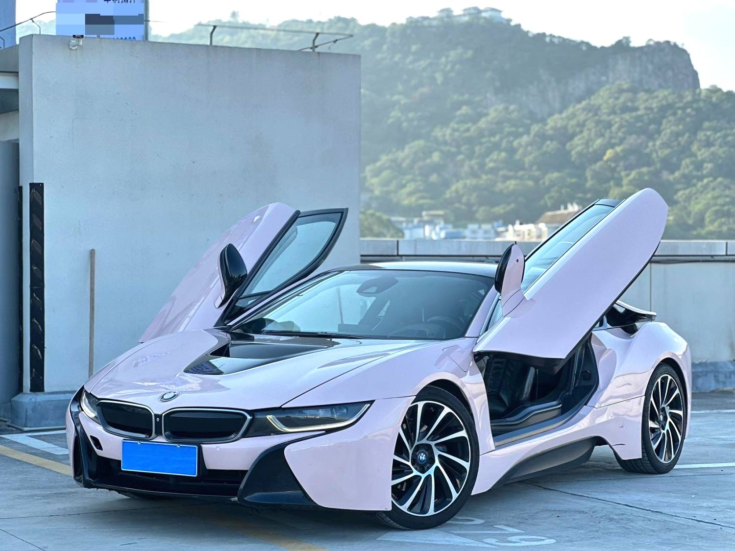 BMW i8 2015 صورة سيارة #3