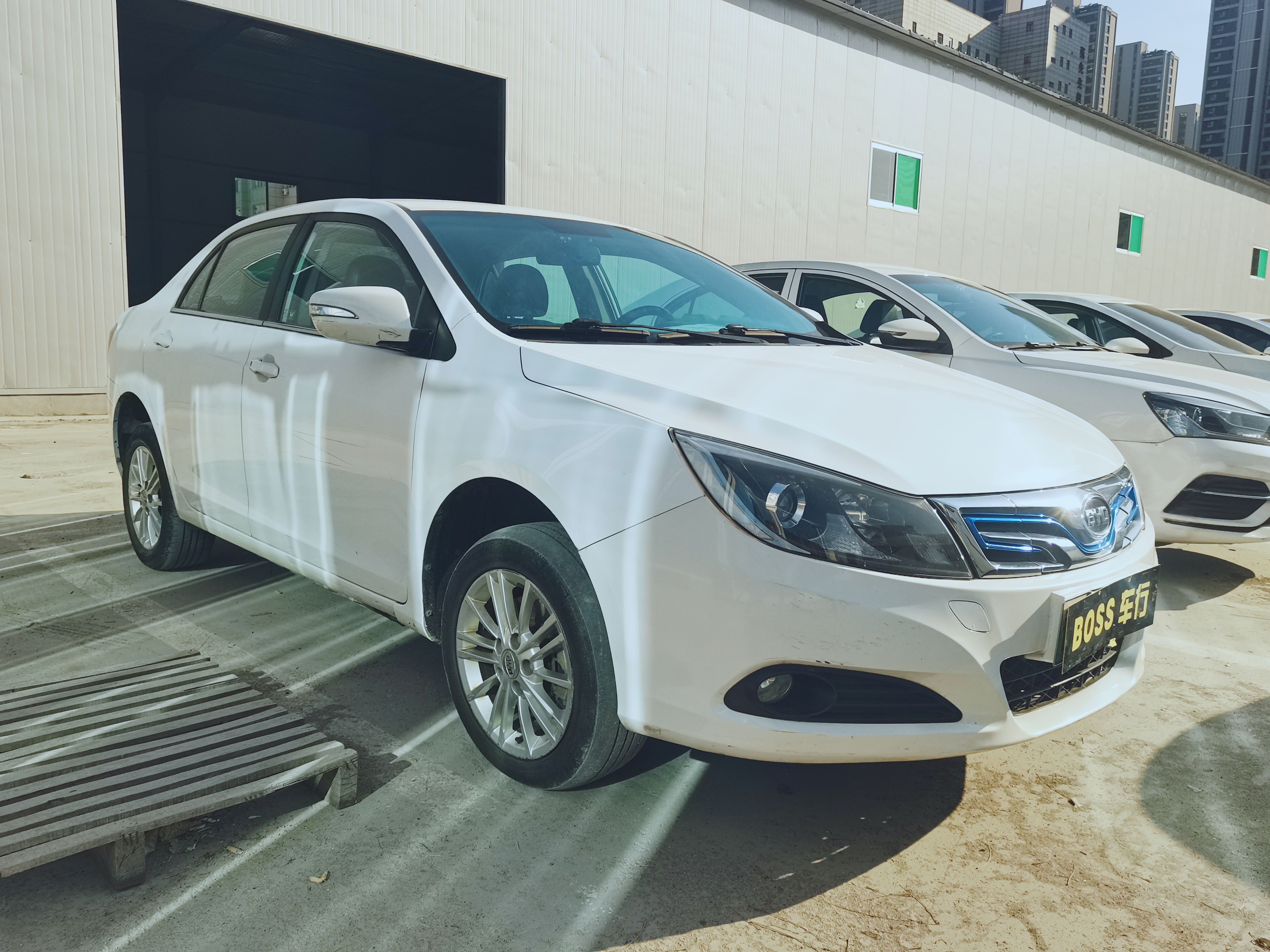BYD e5 2018 car image #3