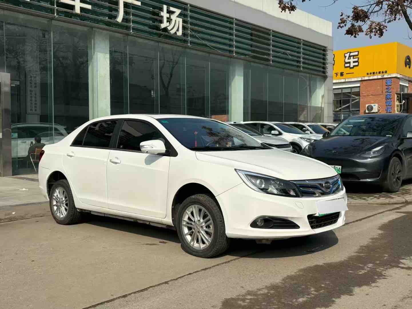 BYD e5 2018 car image #3