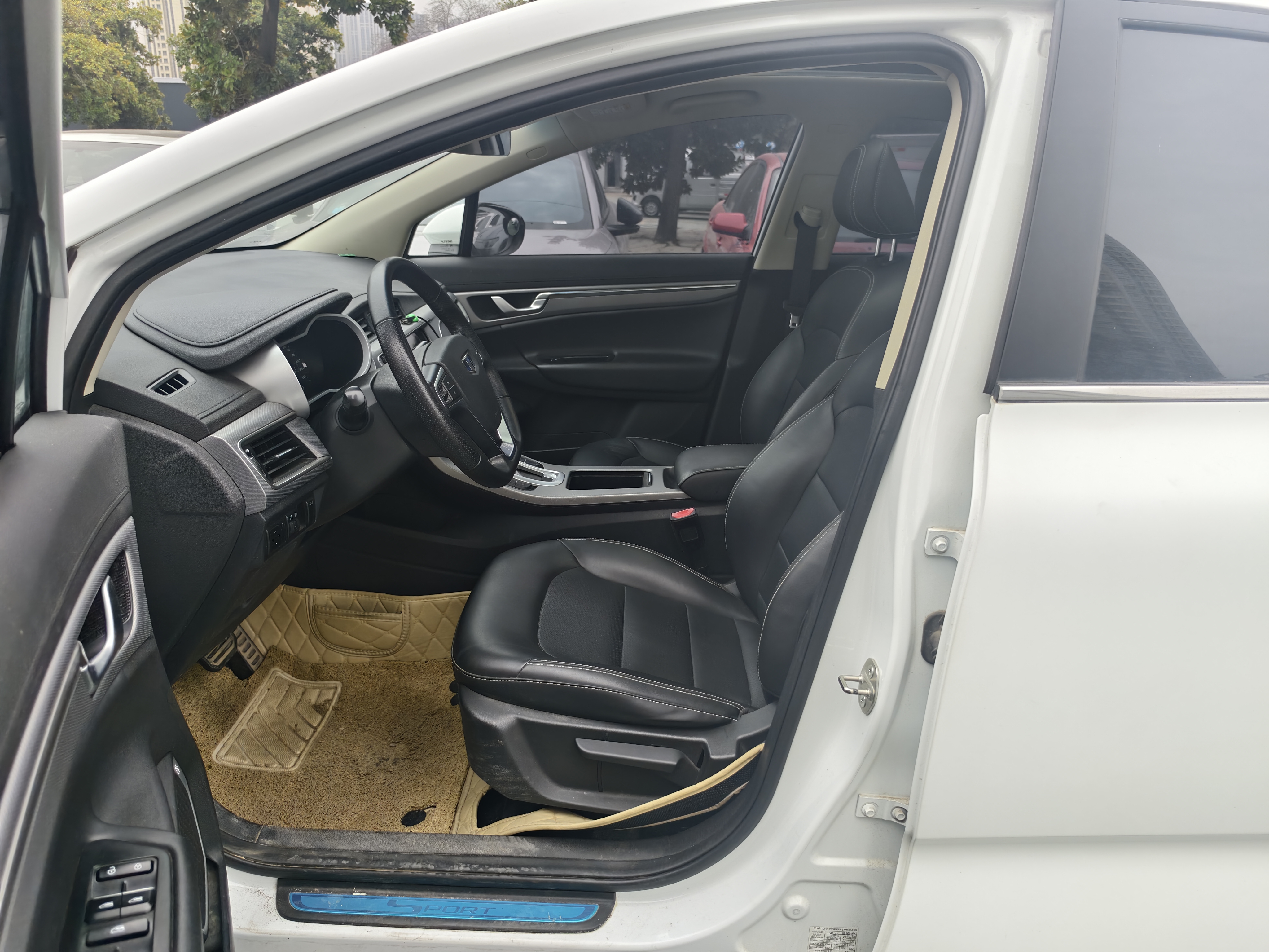 Emgrand GS 2019 car image #3