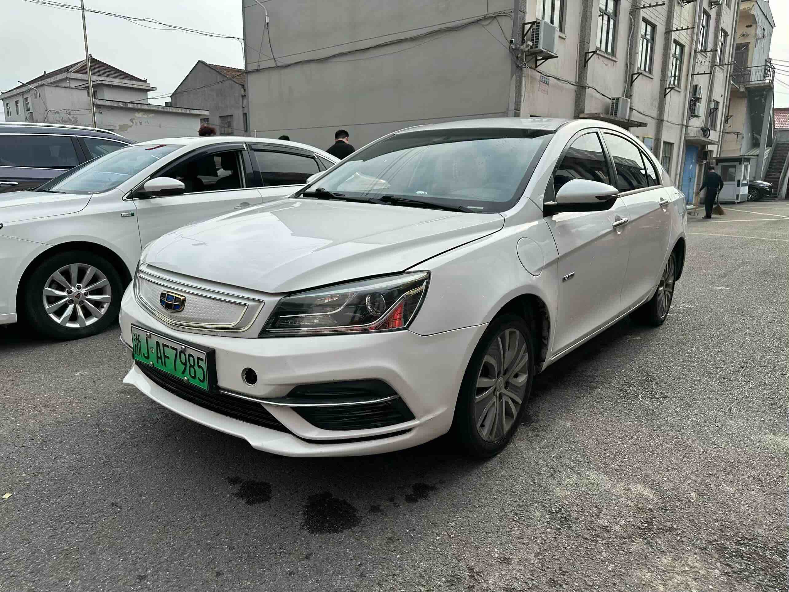 GEELY Emgrand New Energy 2018 immagine di auto #3