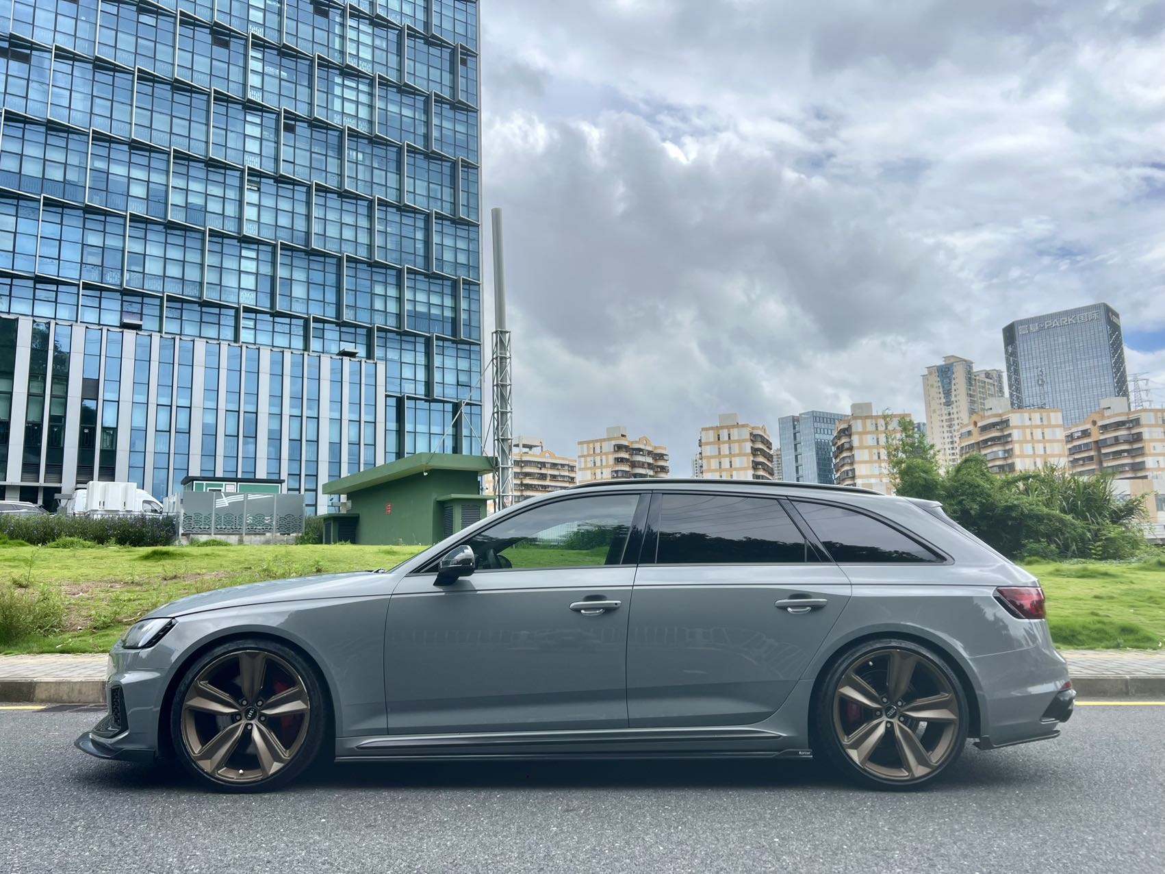 Audi RS 4 2019 car image #3