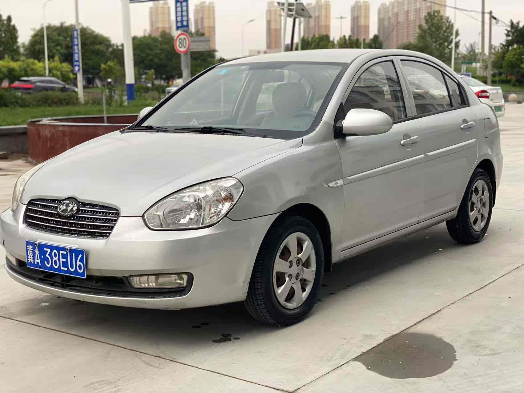 Hyundai Accent 2010 car image #3