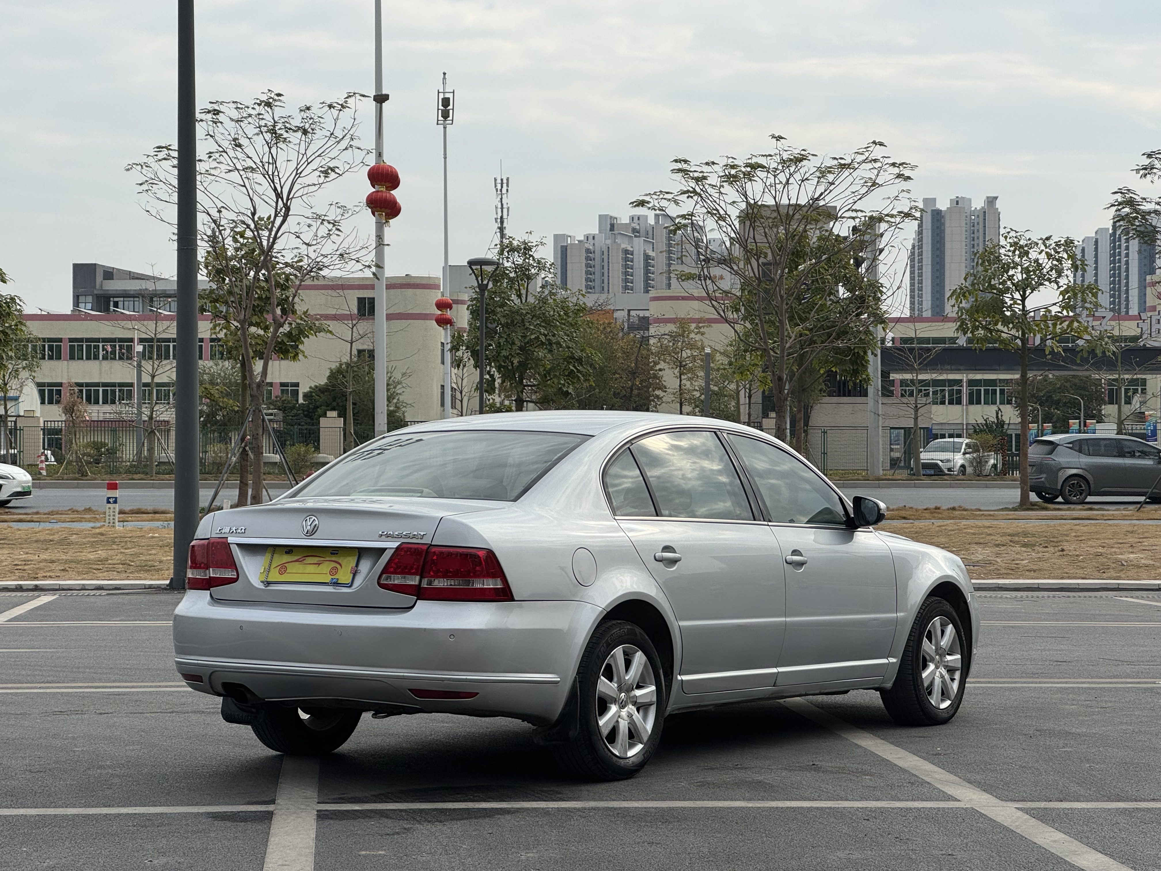 Volkswagen Passat Lingyu 2010 car image #3