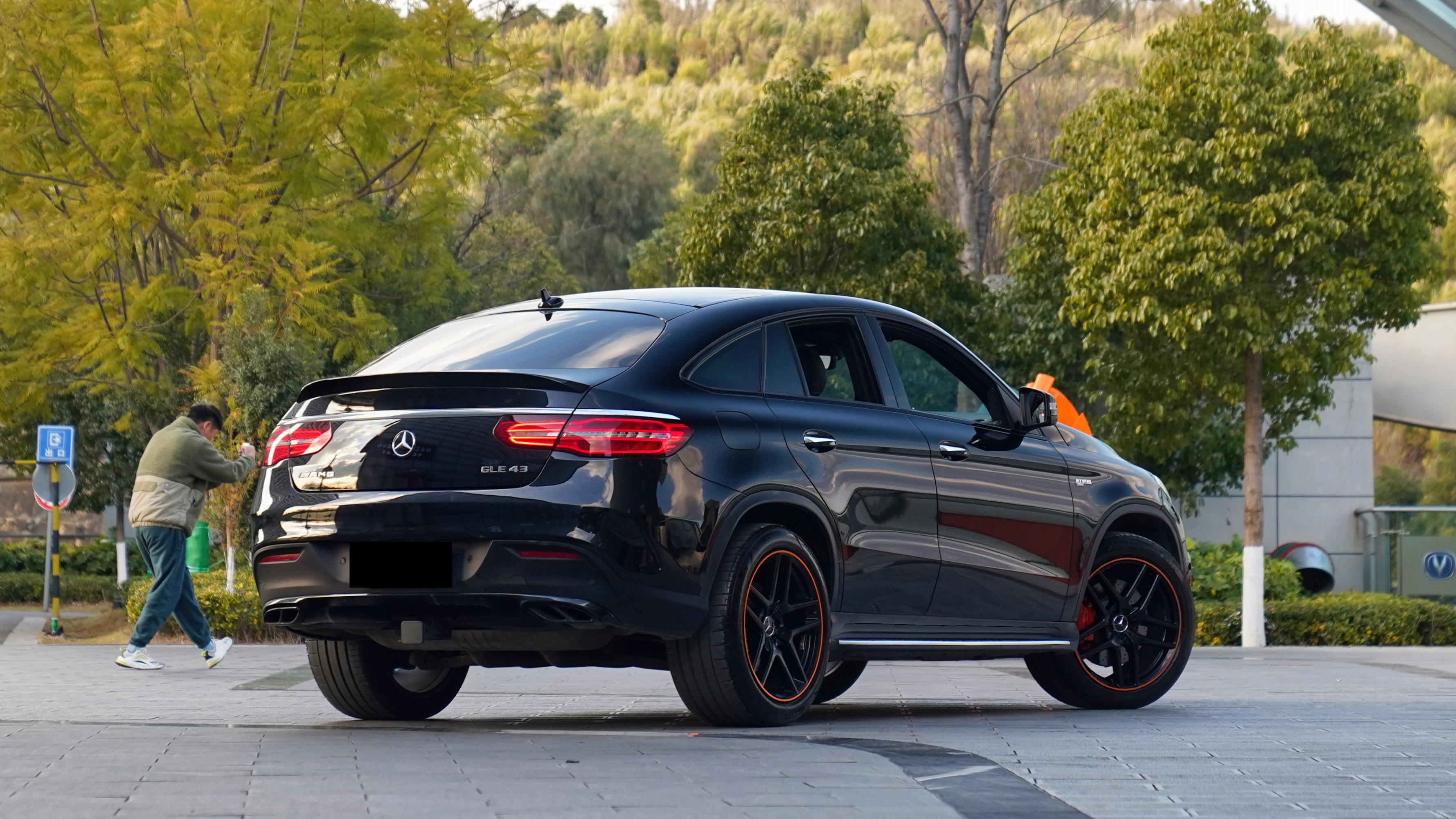 Mercedes-Benz GLE Coupe AMG 2018 car image #3