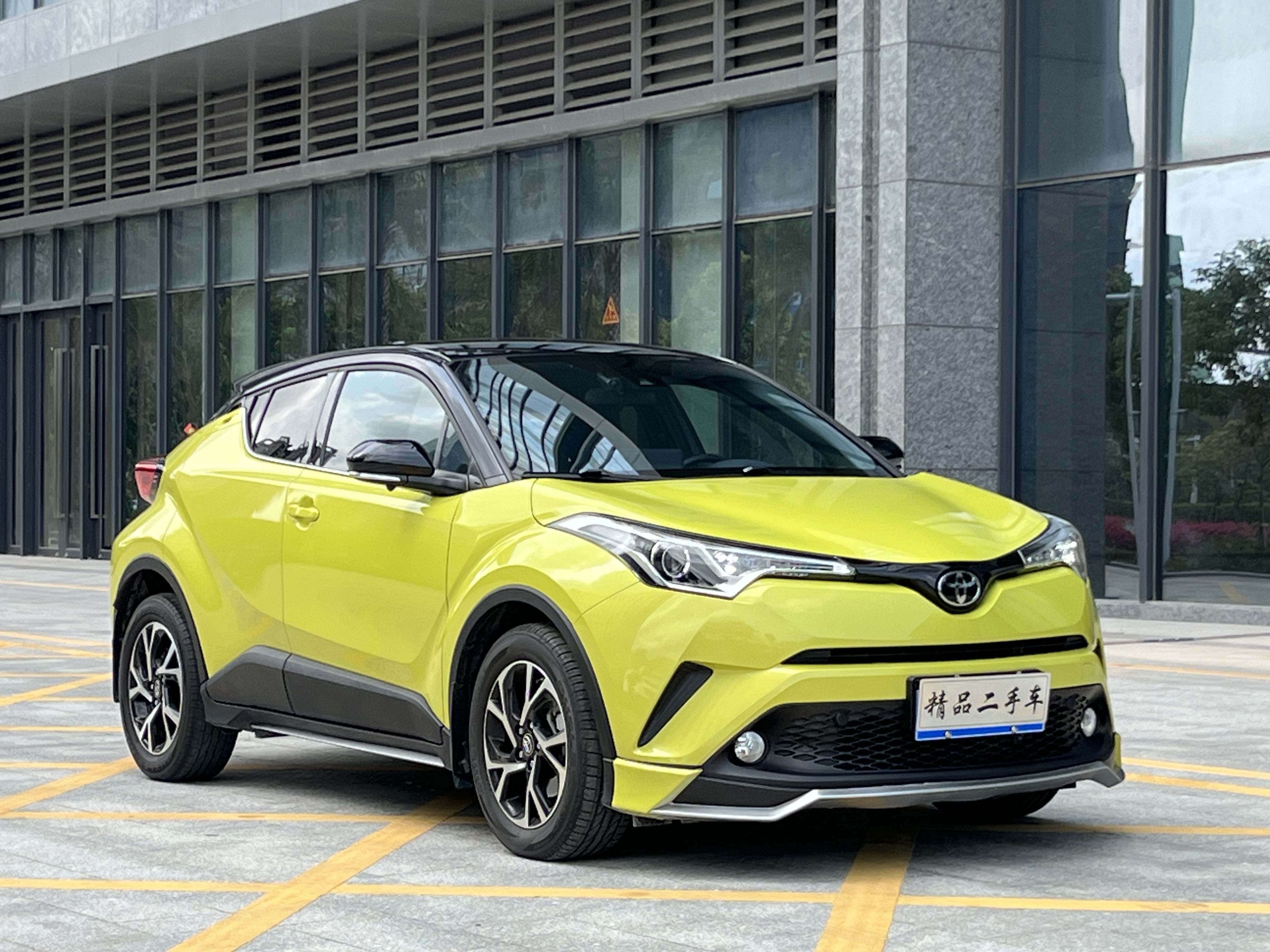 Toyota C-HR 2019 #3 Toyota C-HR 2019 car image #3