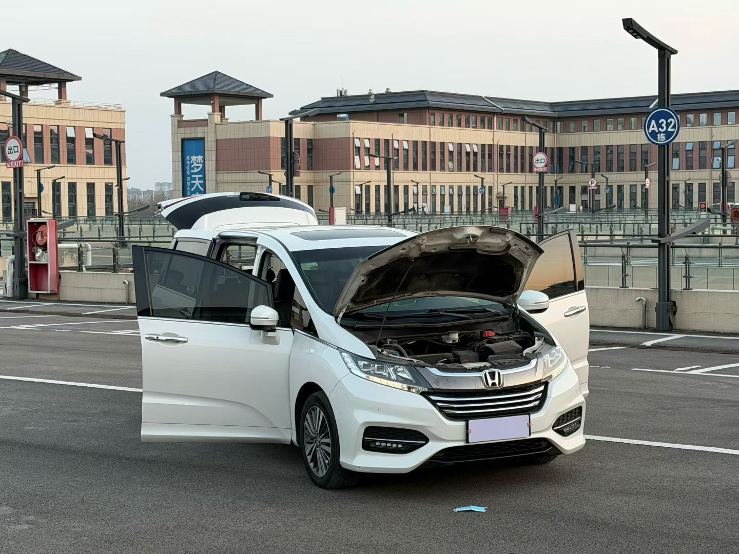 Honda ODYSSEY 2019 #3 Honda ODYSSEY 2019 car image #3