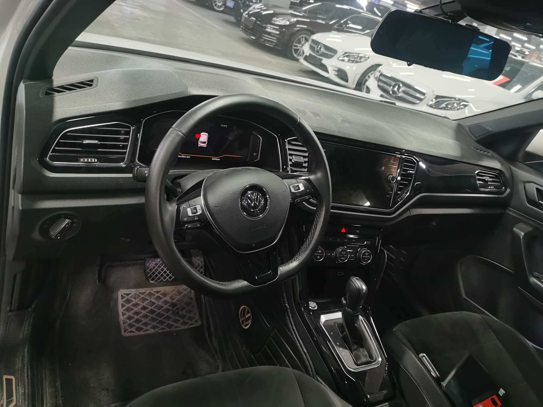 T-Roc 2018 #3 T-Roc 2018 car image #3