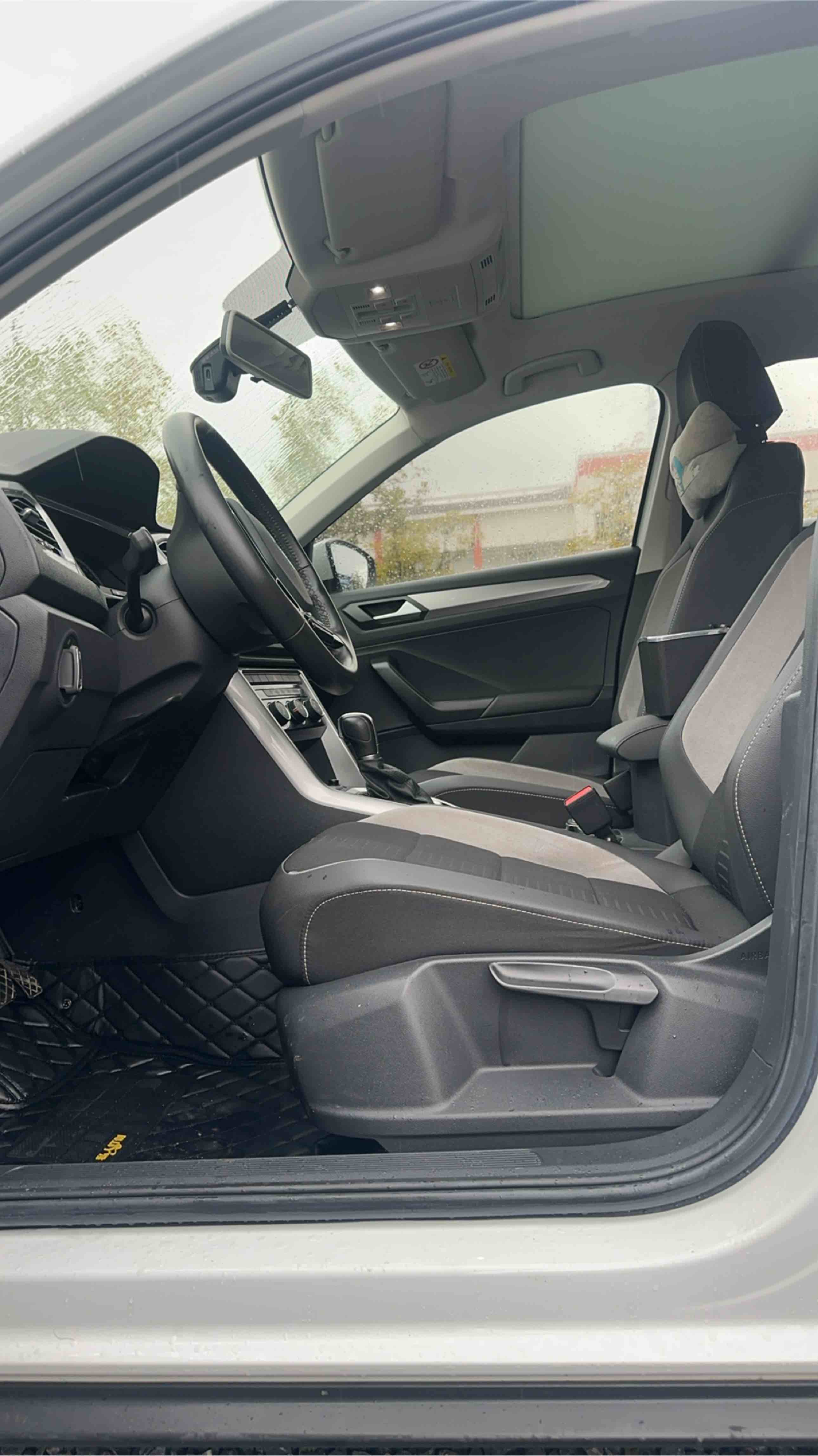 T-Roc 2021 car image #3