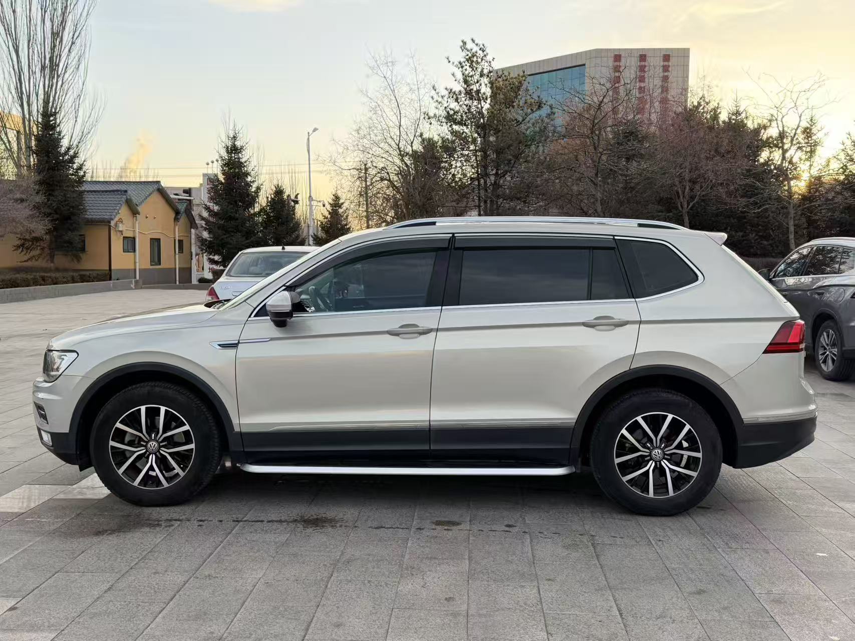 Volkswagen Tiguan L 2018 #3 Volkswagen Tiguan L 2018 car image #3