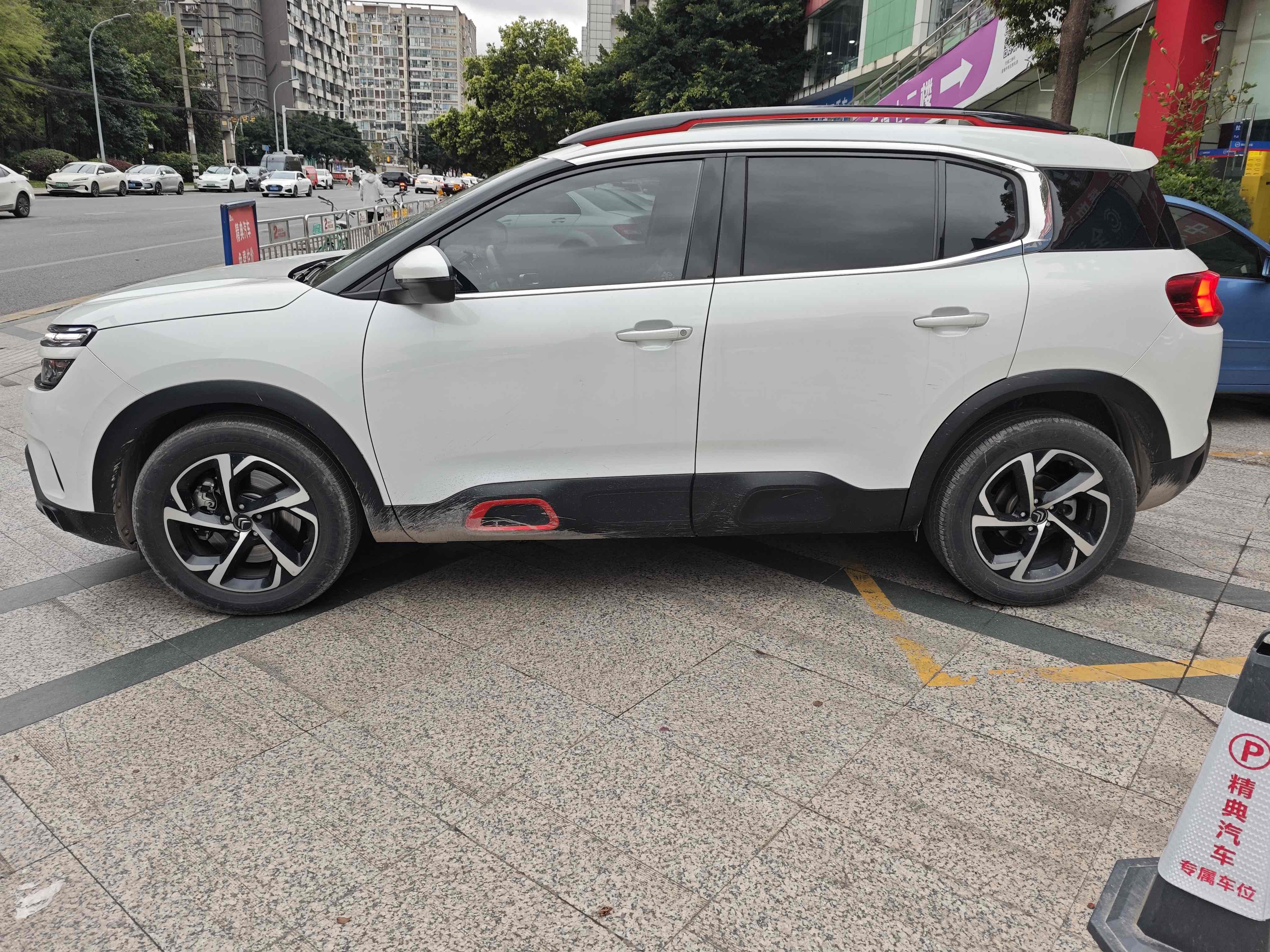 Citroen C5 AIRCROSS 2018 immagine di auto #3