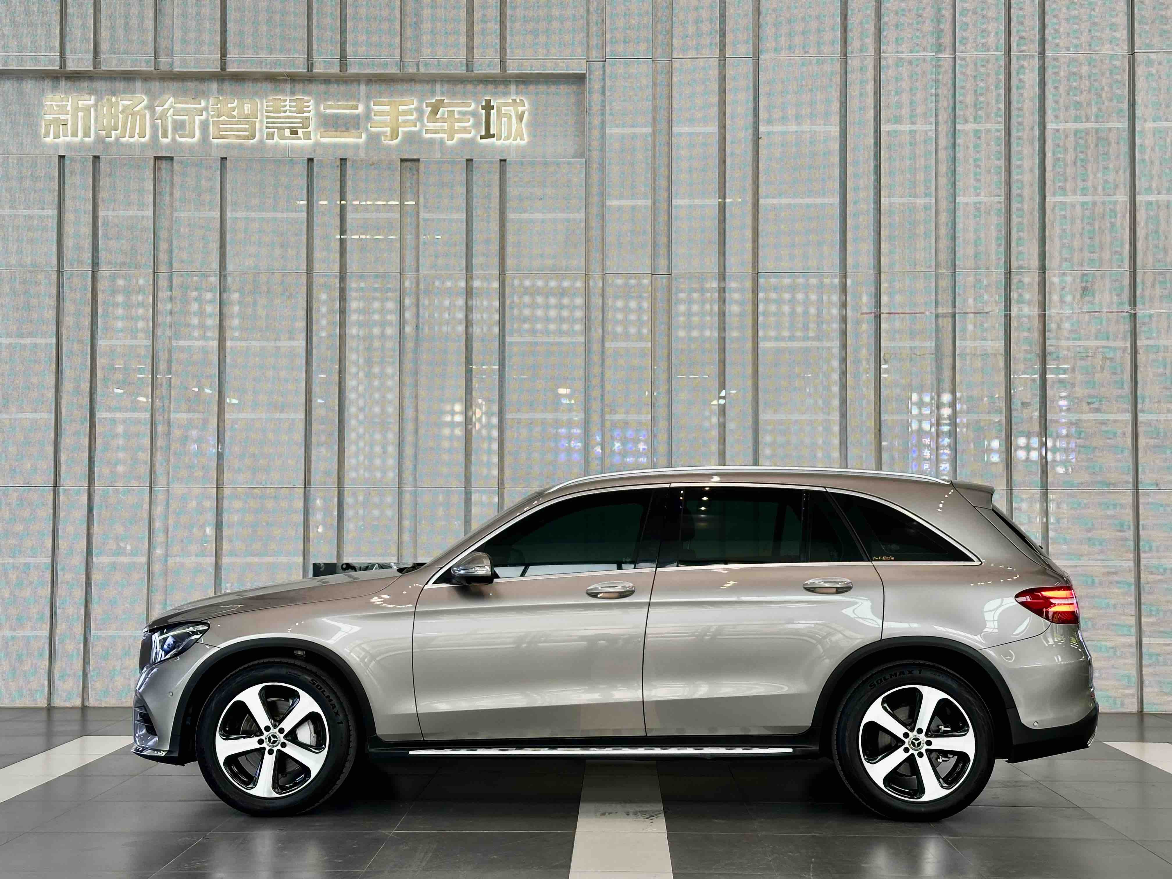 奔驰 奔驰GLC 2018 汽车图片 #3