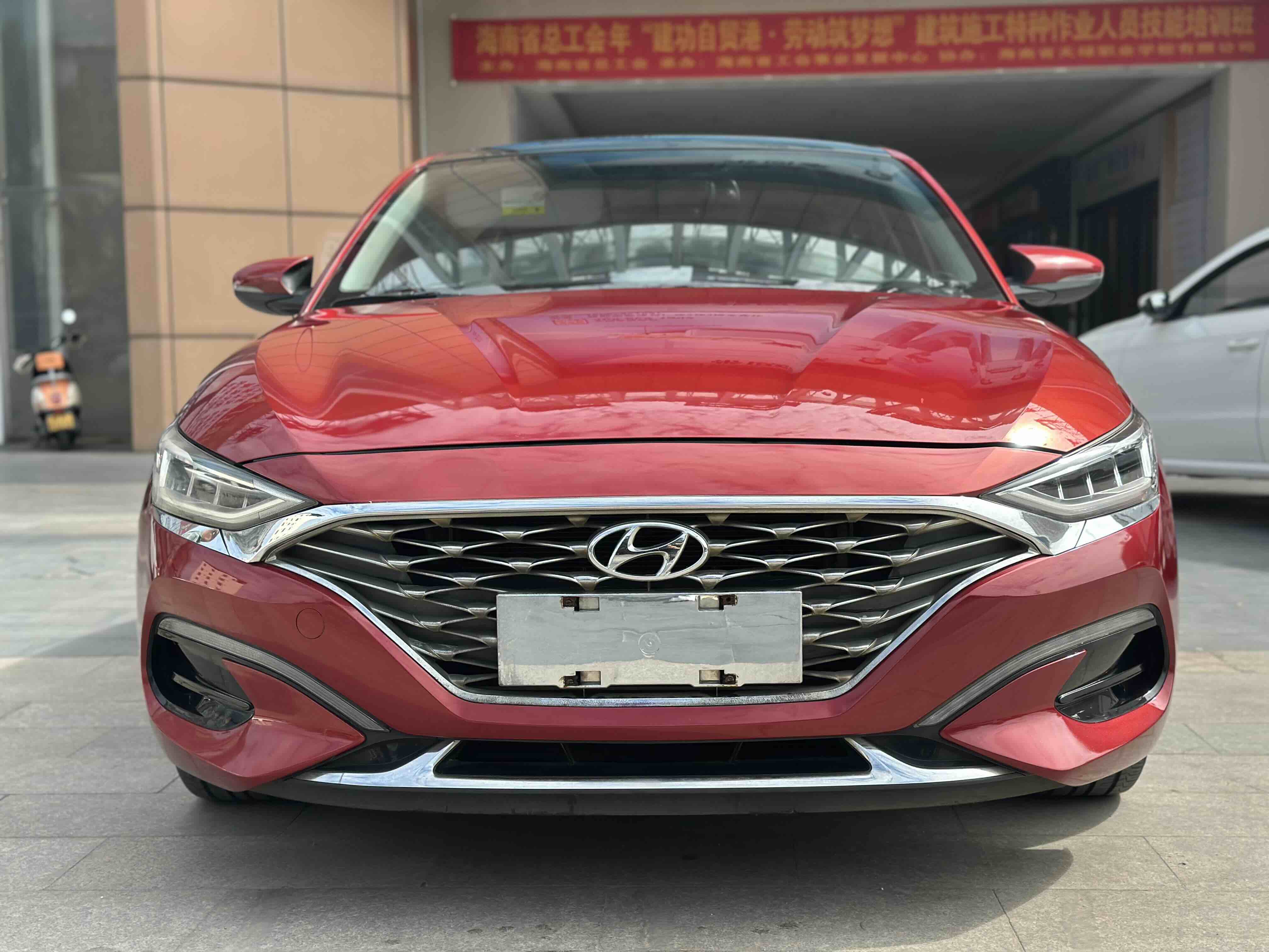 Hyundai Lafesta 2020 car image #3