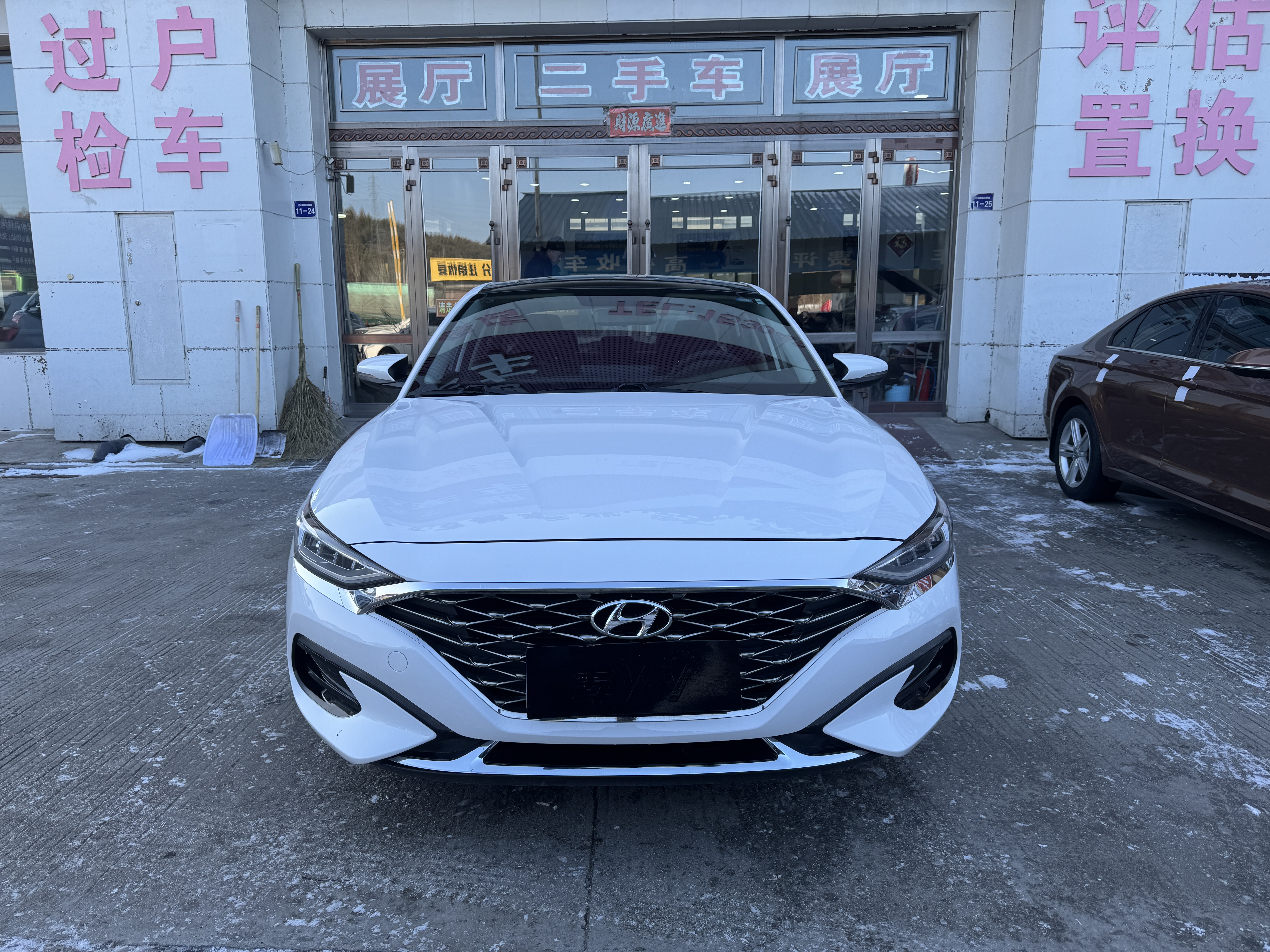 Hyundai Lafesta 2019 car image #3