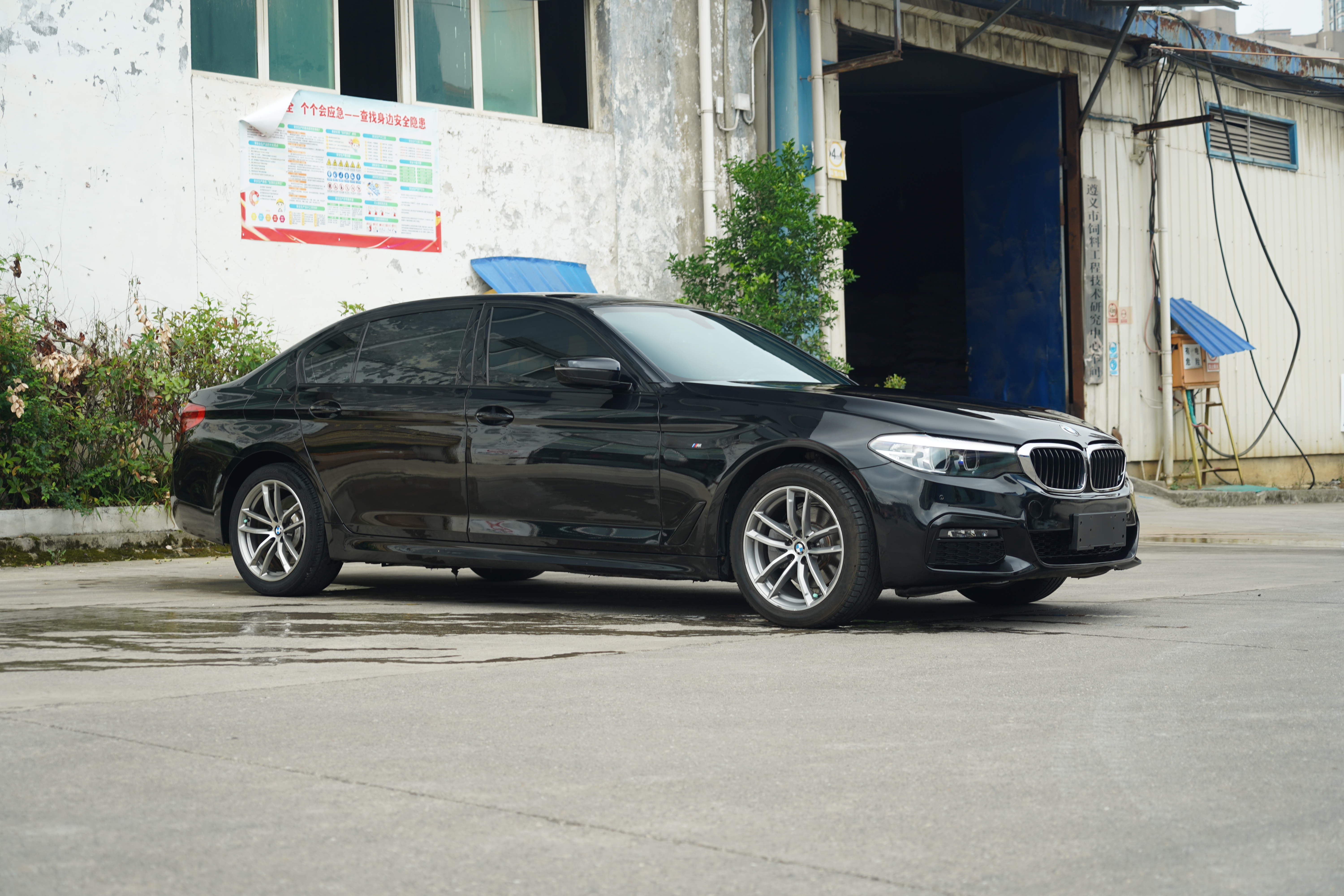 BMW 5 Series 2019 car image #3
